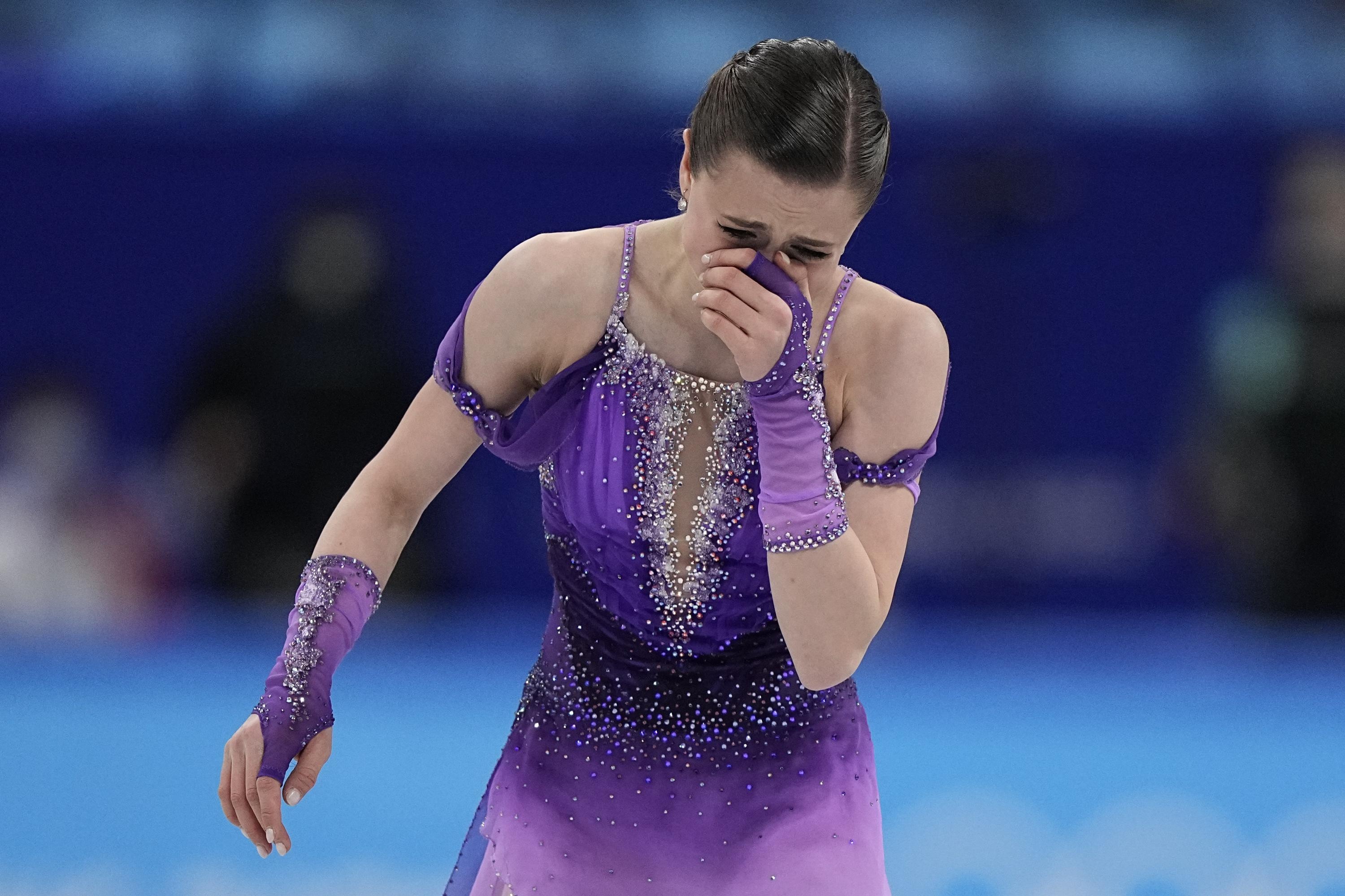 Valieva, Olympic short program, First place lead, AP news report, 3000x2000 HD Desktop