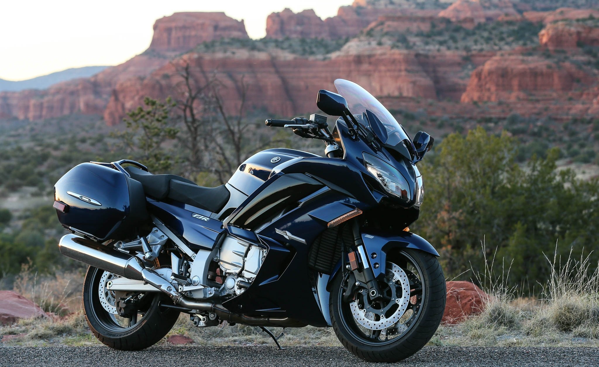 Yamaha FJR1300, 2016 model, Review and analysis, Advanced features, 2050x1260 HD Desktop