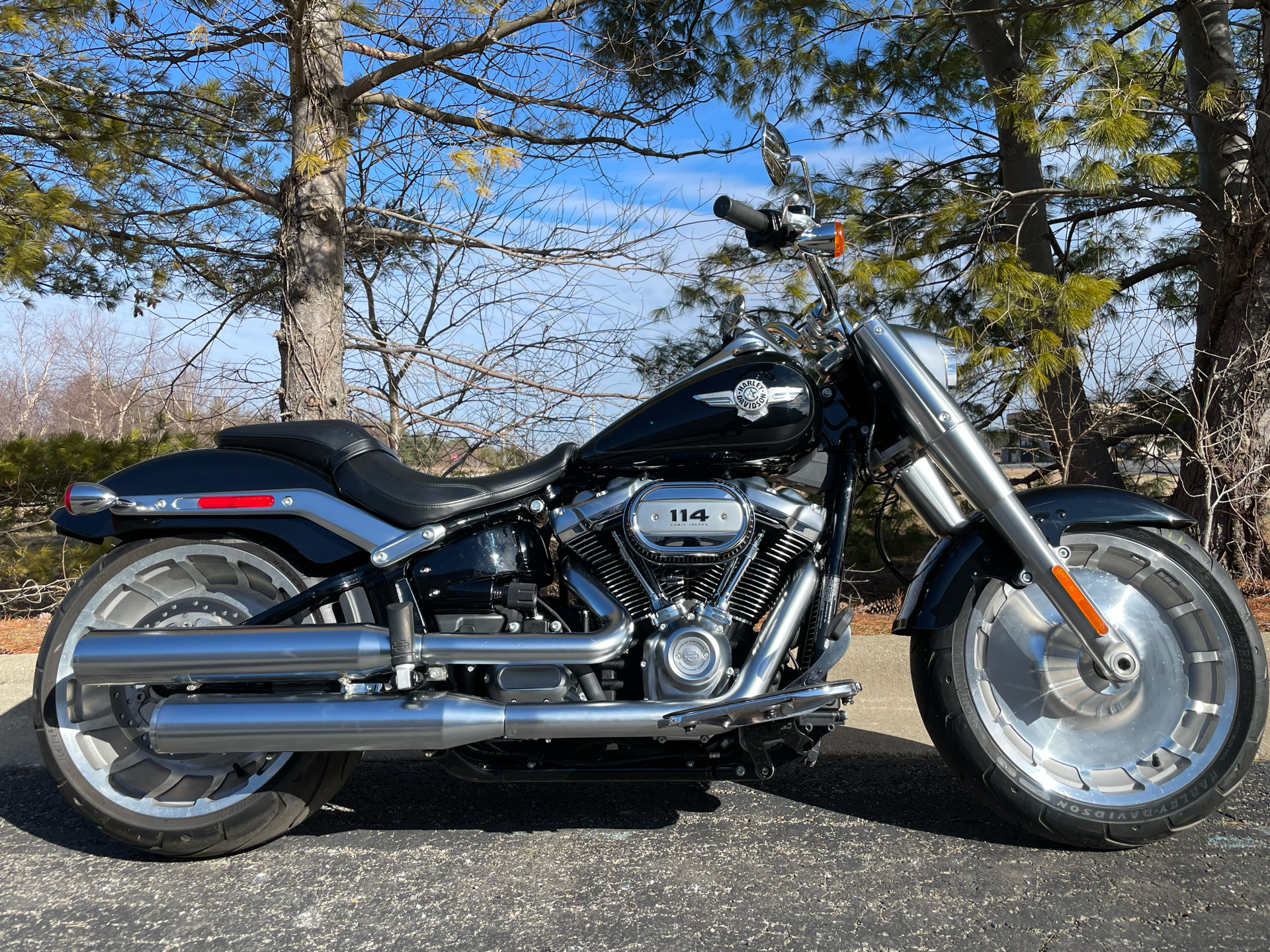 Harley-Davidson Fat Boy 114, Iconic cruiser, Dominating presence, Classic design, 1920x1440 HD Desktop