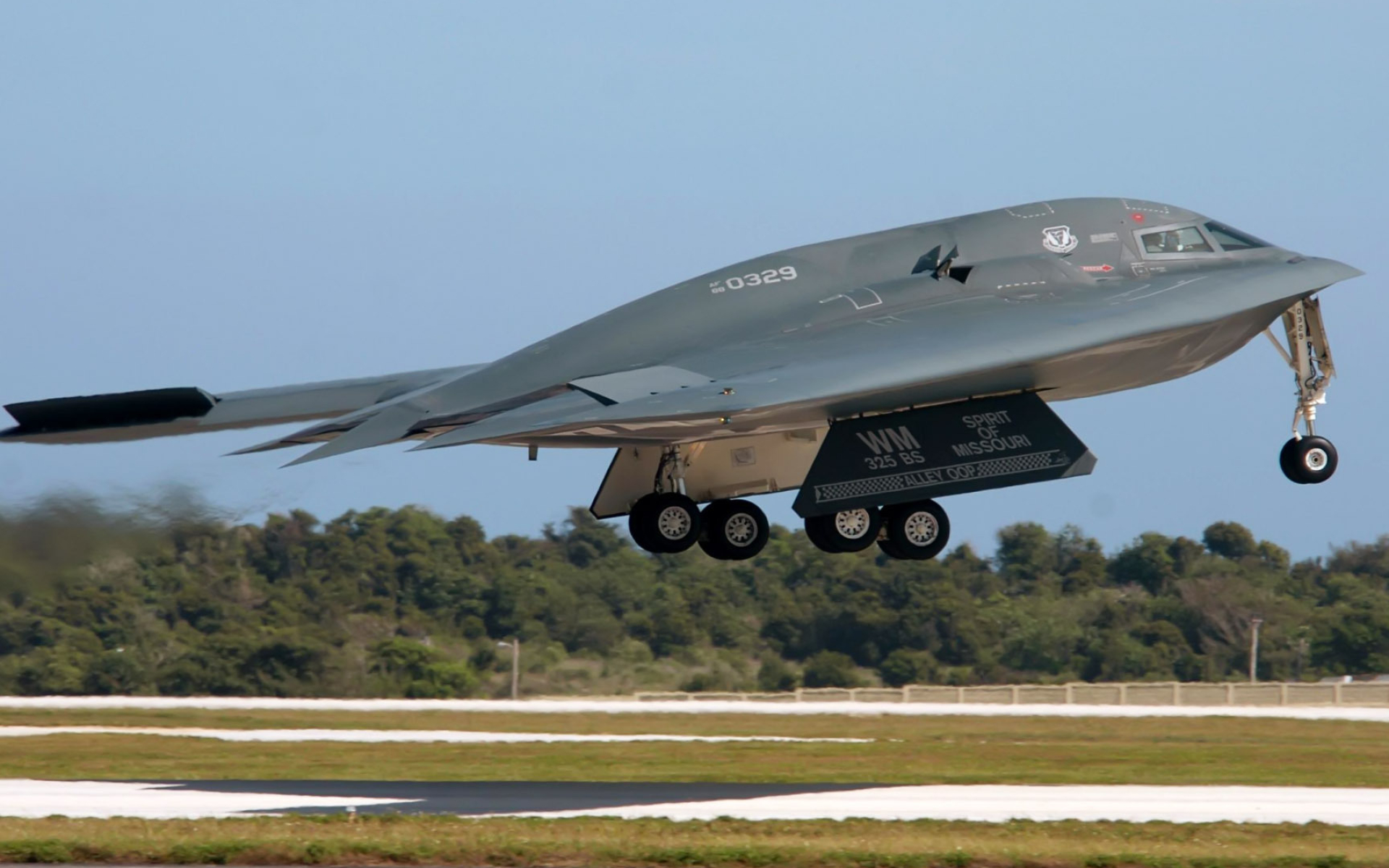 Northrop Grumman B-2 Spirit, Stunning wallpaper, Military aircraft, Air power, 1920x1200 HD Desktop