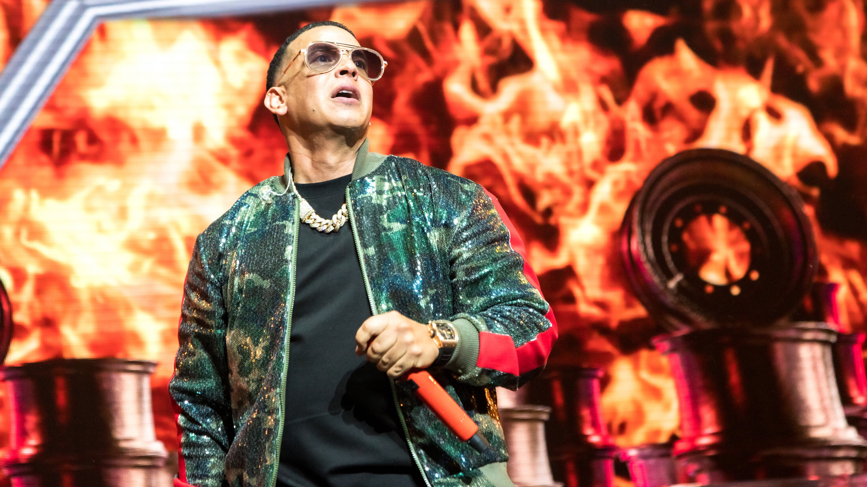 Daddy Yankee, Global reggaeton star, Iconic figure, Music legend, 3000x1690 HD Desktop