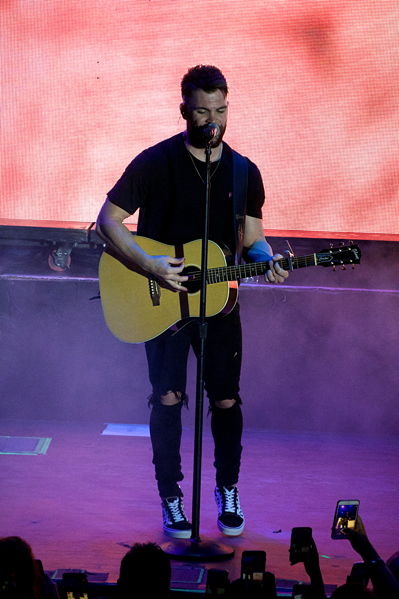 Dylan Scott, Concert gallery, Johnnie Walker, 1280x1920 HD Phone