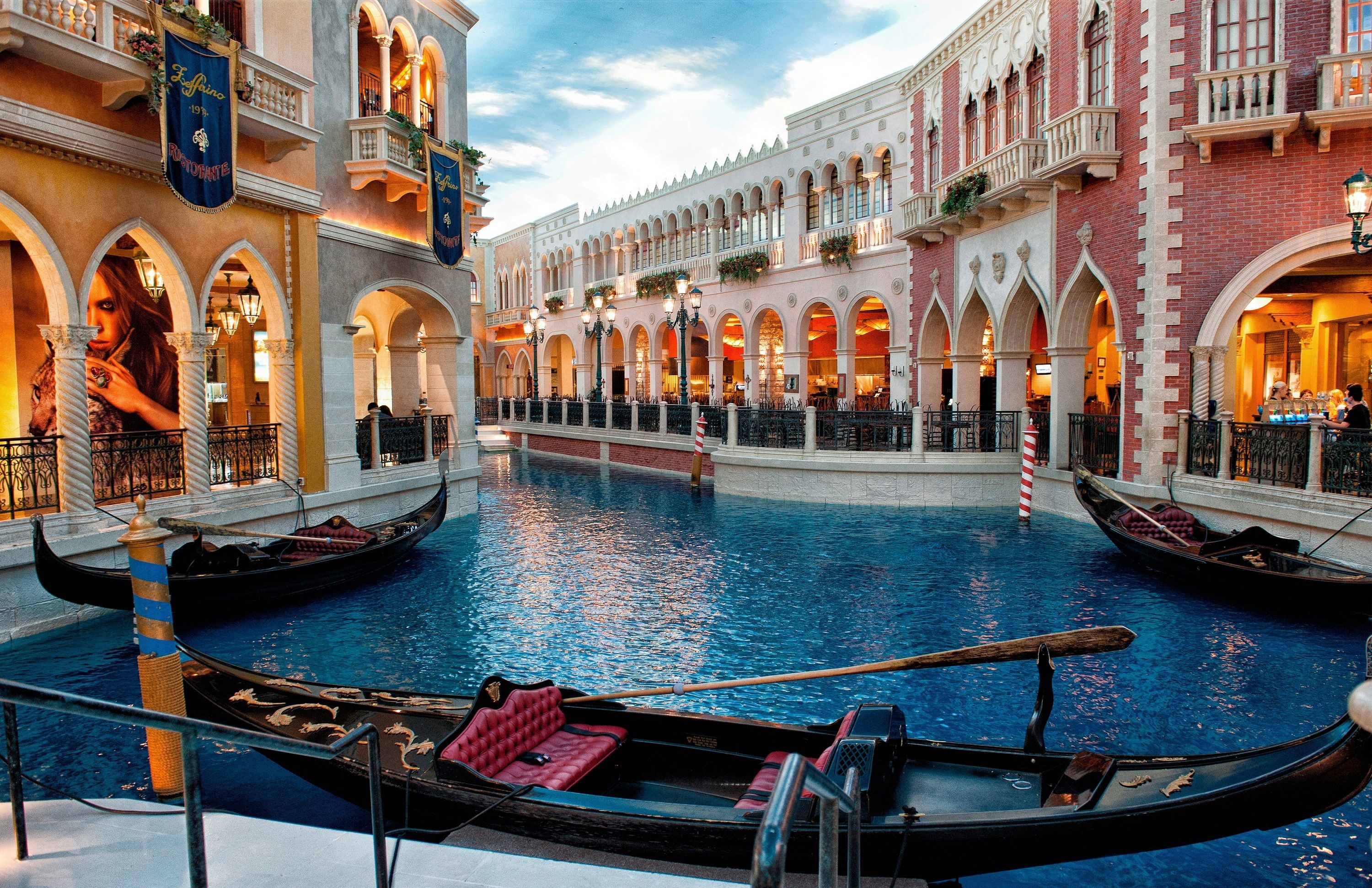 Venice gondola wallpapers, Italian waterways, Urban scenery, Tranquil background, 3000x1950 HD Desktop