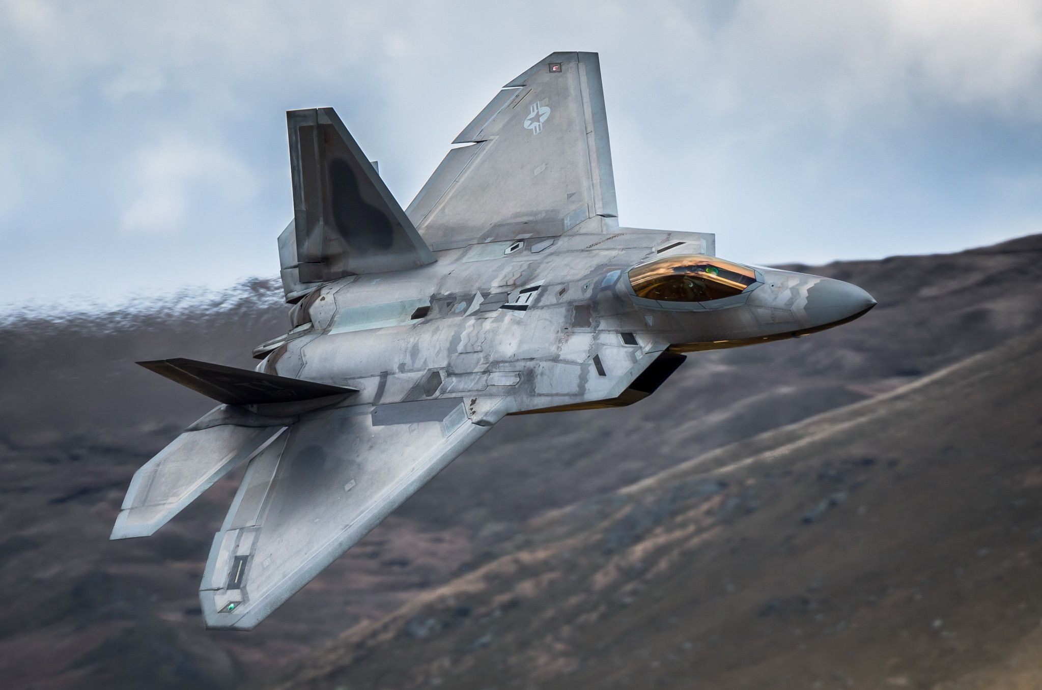 Low level flight, F-22 Raptor Wallpaper, 2050x1360 HD Desktop