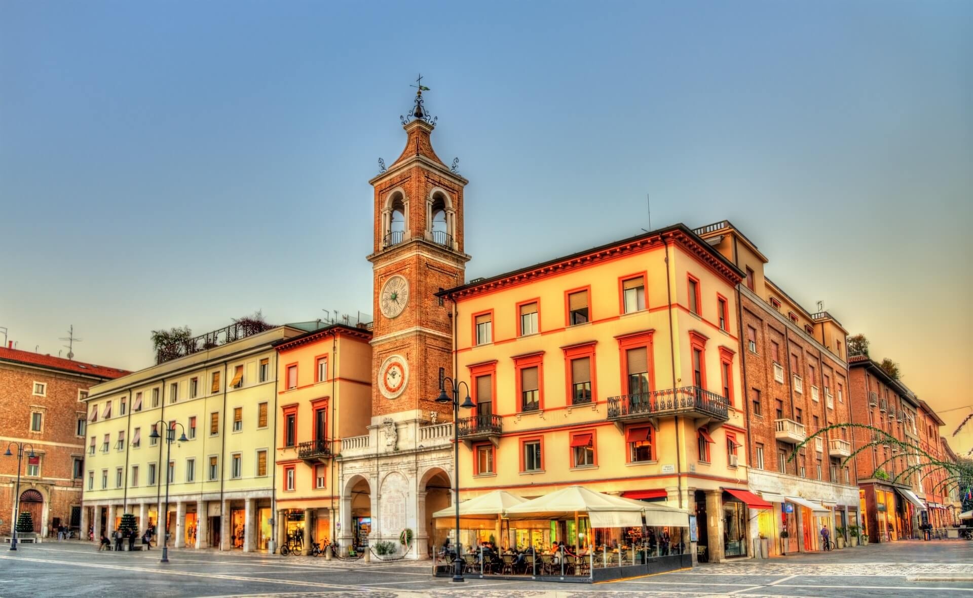 Rimini, Party destination, Top offers, Vibrant nightlife, 1920x1180 HD Desktop