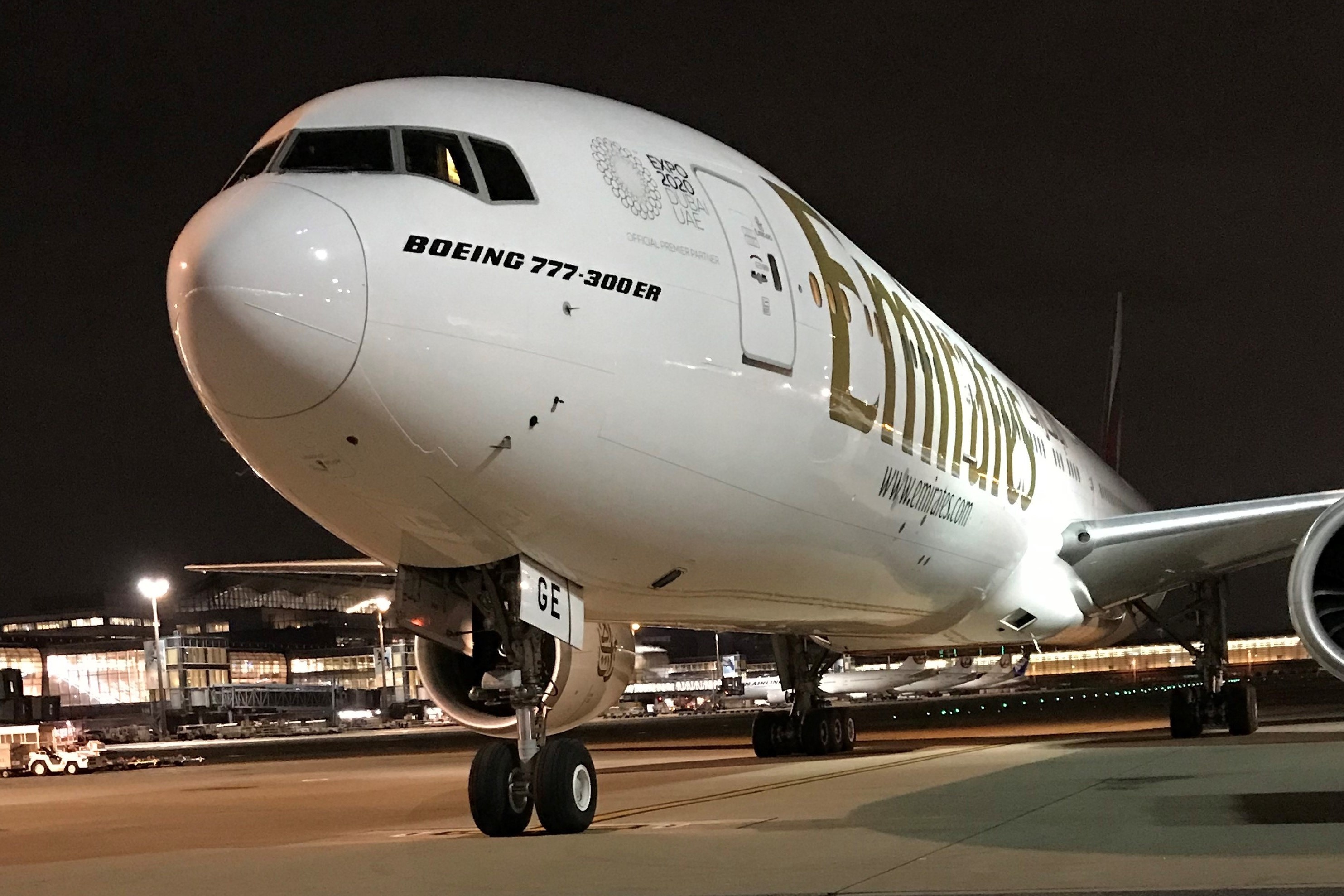 Boeing 777-300ER, Emirates Airline Wallpaper, 2970x1980 HD Desktop