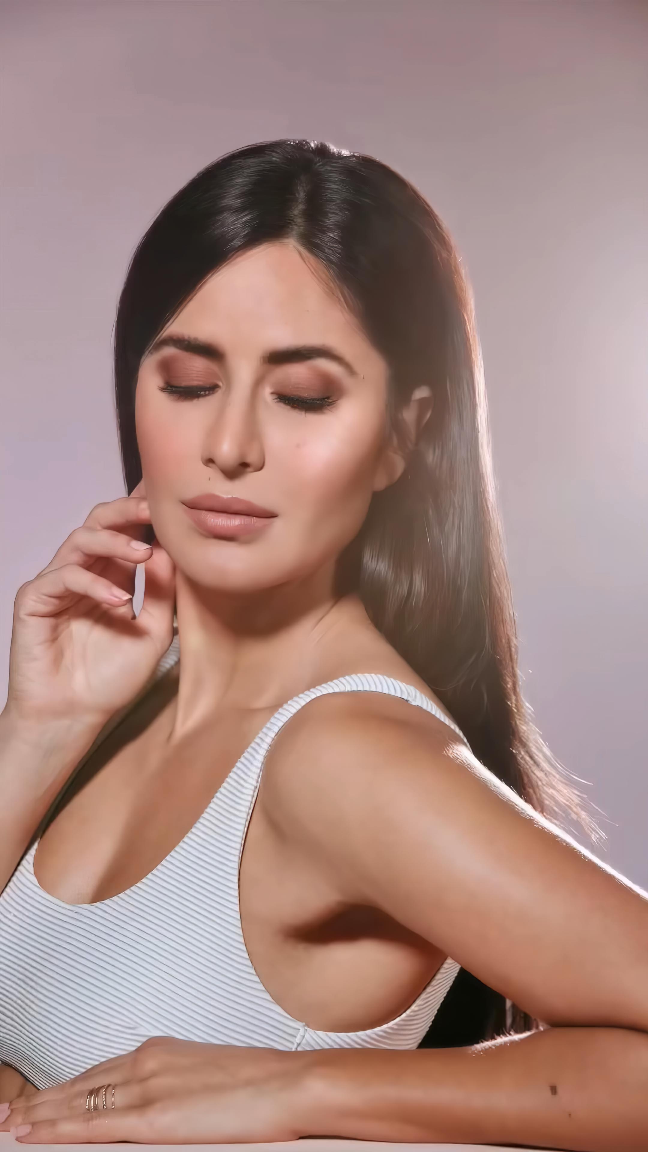 Katrina Kaif, Celebrity hottie, Rkatrinakaif, 2160x3840 4K Phone