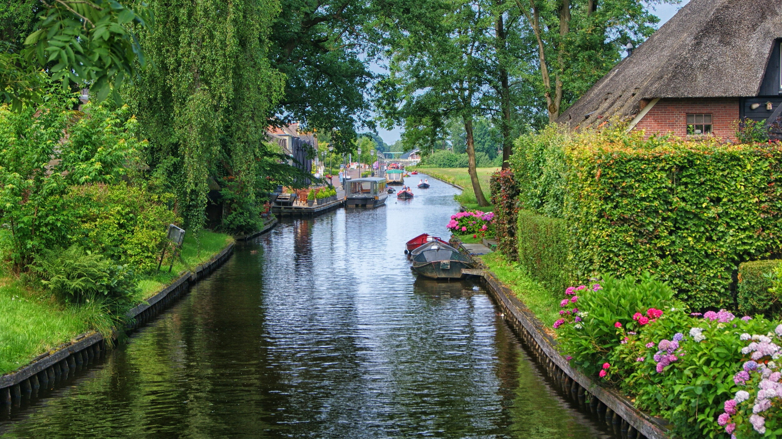 Giethoorn Netherlands, Trot app for places, Travel, 2500x1410 HD Desktop