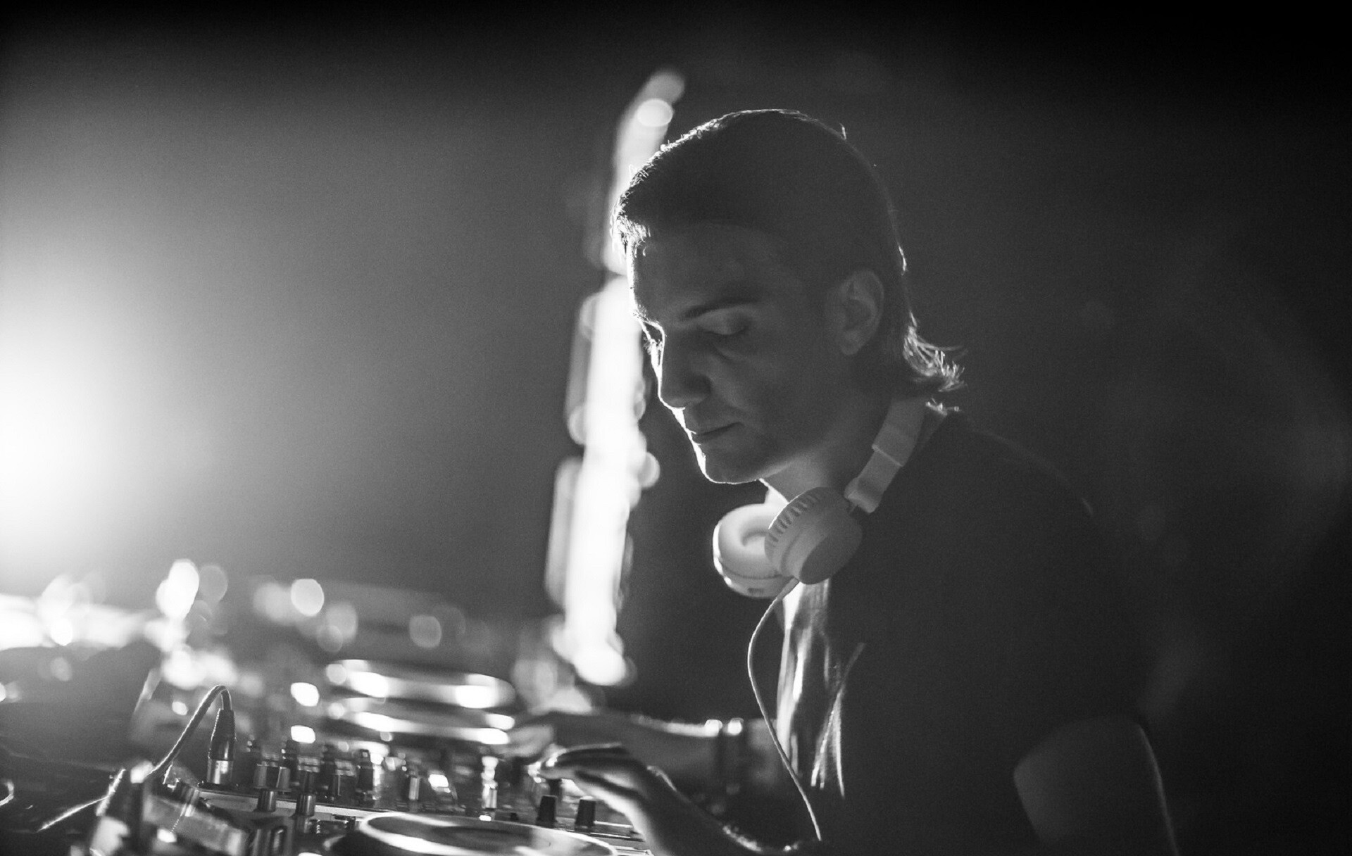 Alesso, HD background, Music, 1920x1220 HD Desktop