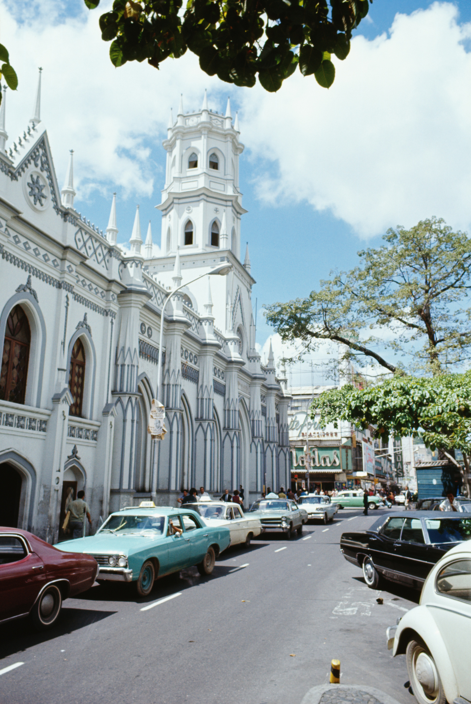 Caracas, Travels, Cultural Facts, Architecture, 1530x2290 HD Phone