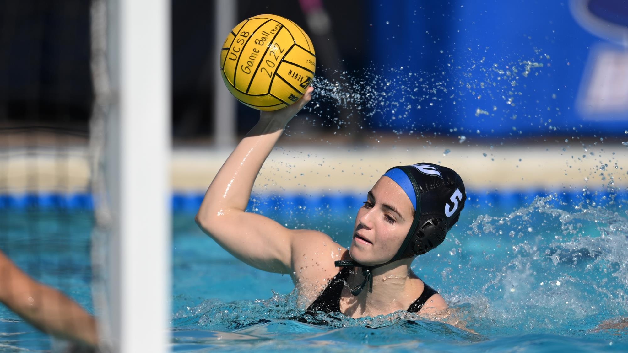 Carlota Alonso, Water Polo Wallpaper, 2000x1130 HD Desktop