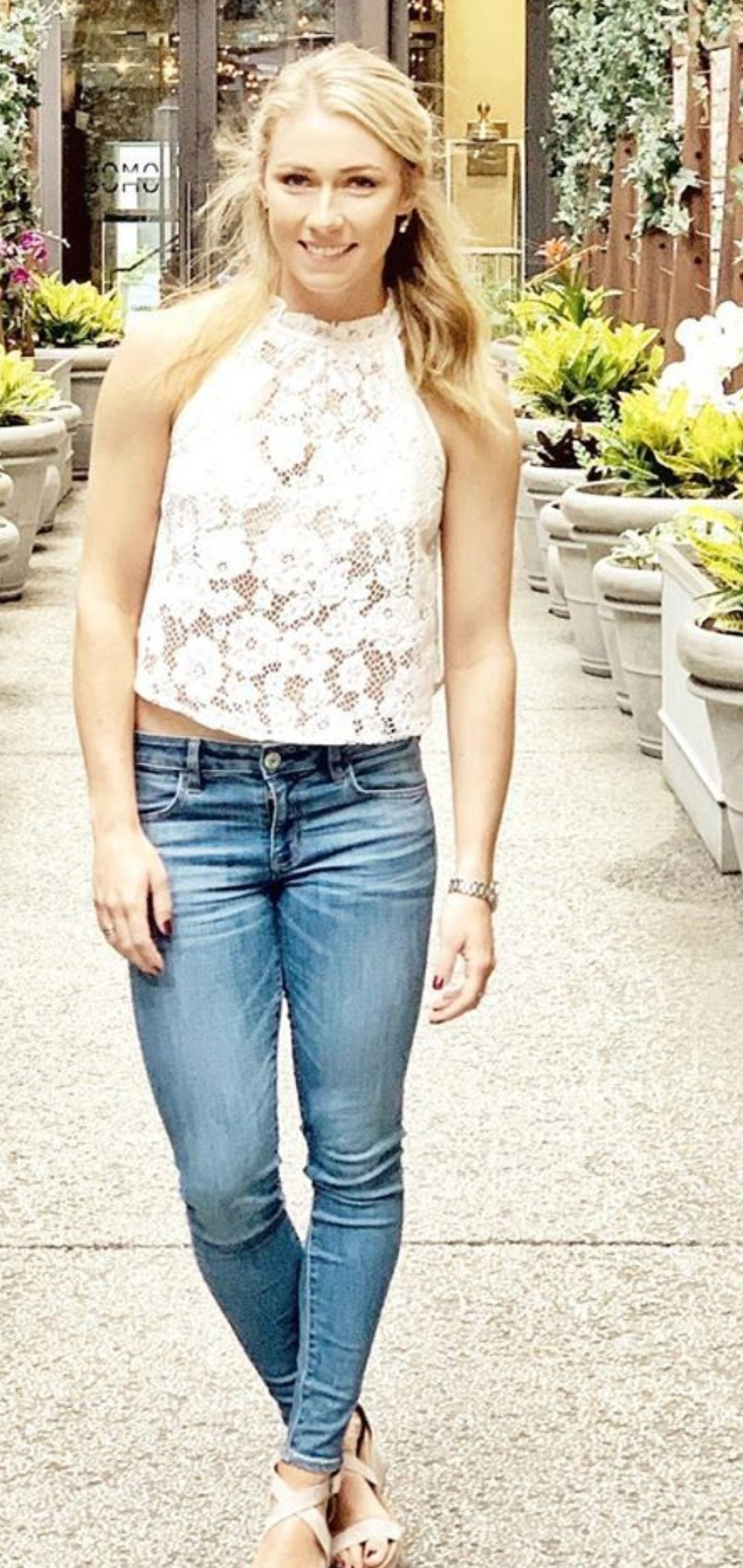 Mikaela Shiffrin, Feet fascination, Foot fetish appeal, WikiFeet entry, 1080x2280 HD Phone