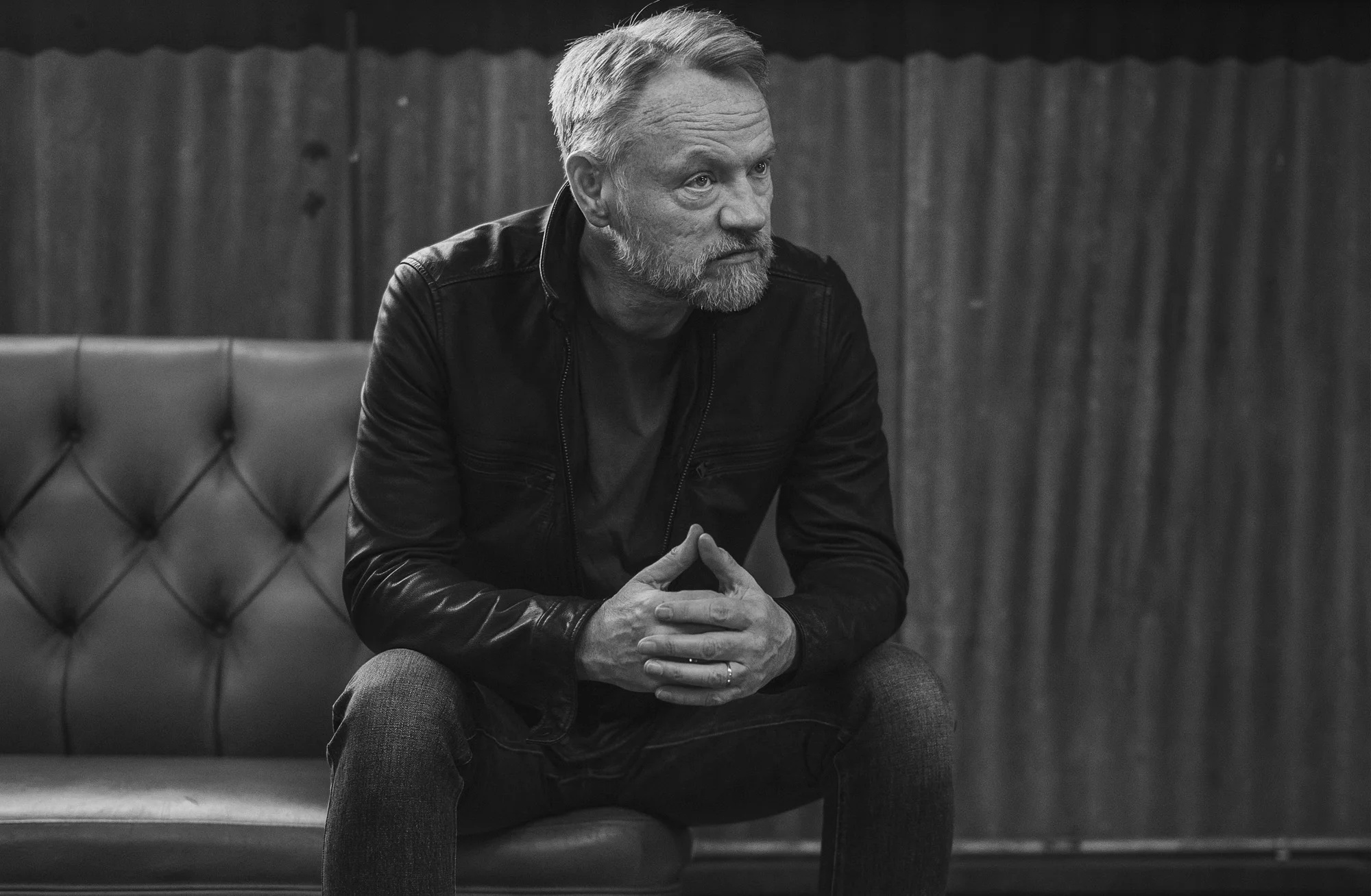 Jared Harris, Swaggermagazine, Interview, 2000x1310 HD Desktop