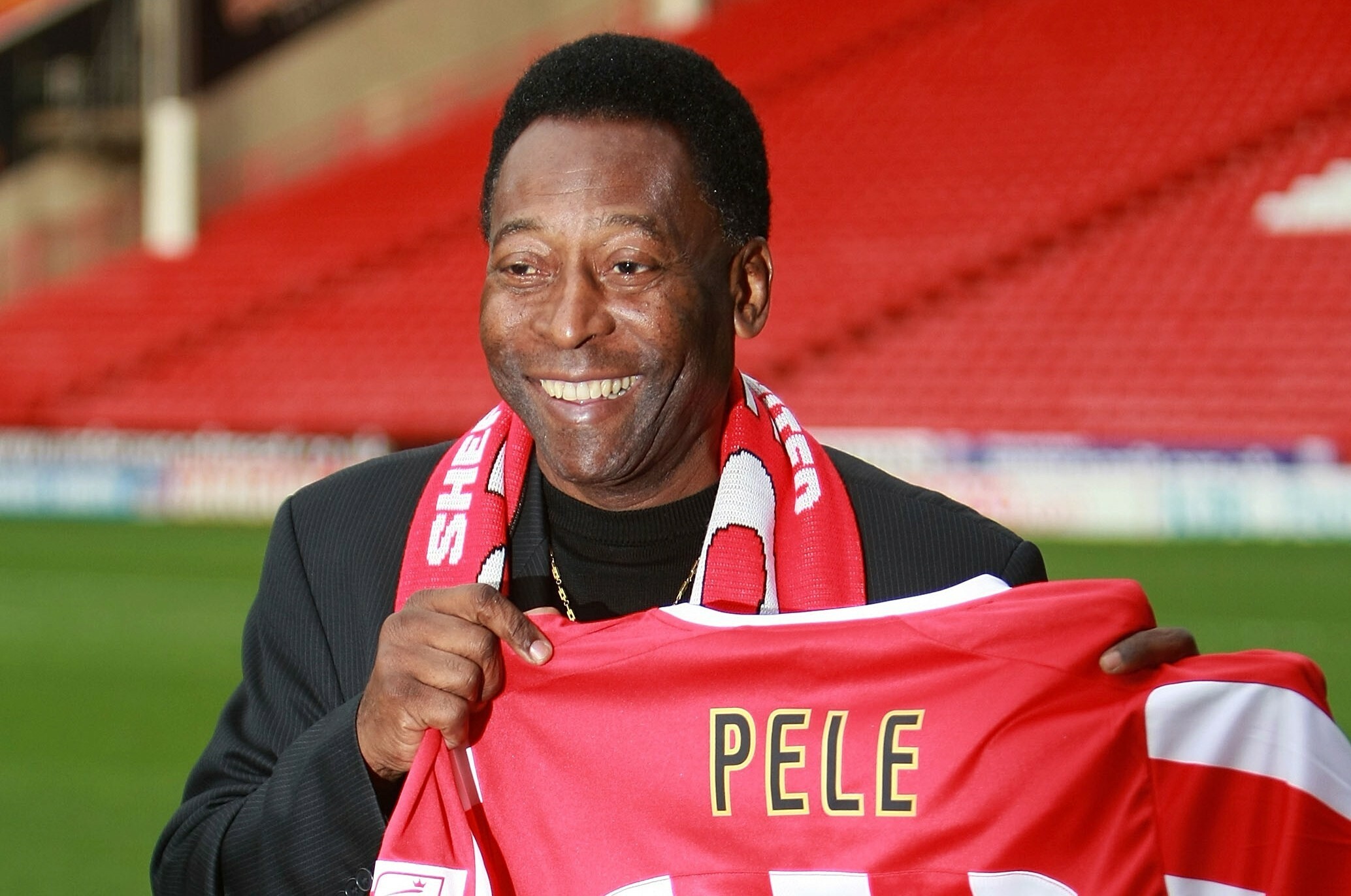 Pele, Football legend, Iconic athlete, Sporting excellence, 2070x1380 HD Desktop