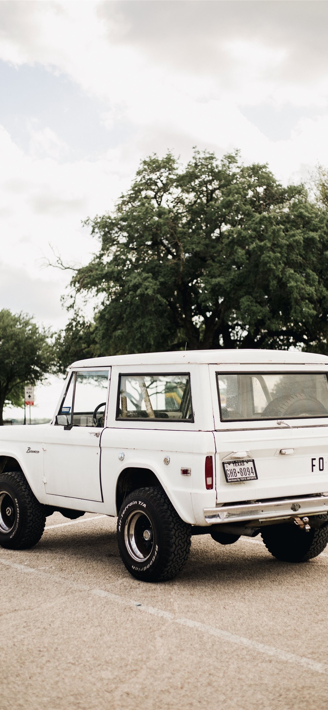 Bronco 1965 Gen 1, Ford Bronco Wallpaper, 1290x2780 HD Phone