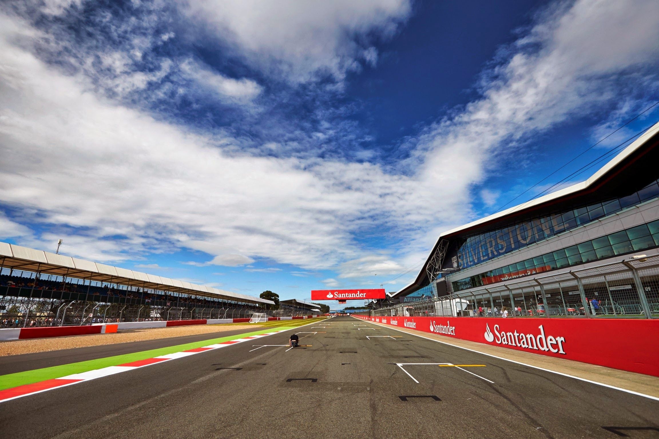 Launch Pad F1, Race Tracks Wallpaper, 2310x1540 HD Desktop