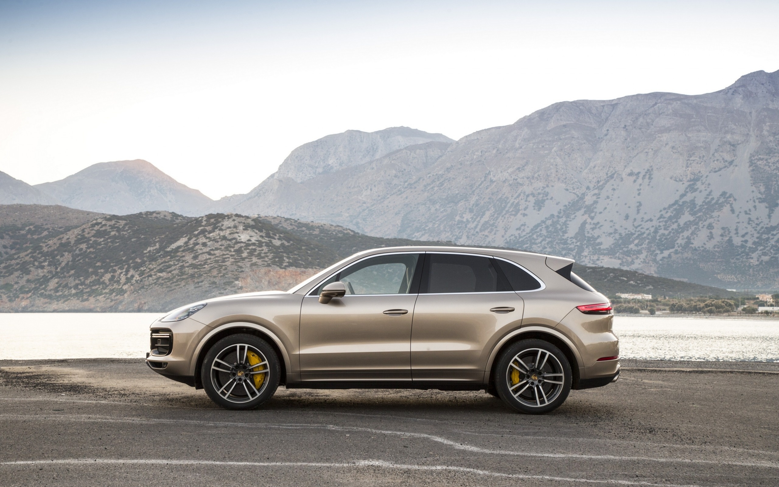 2019 Model, Porsche Cayenne Wallpaper, 2560x1600 HD Desktop