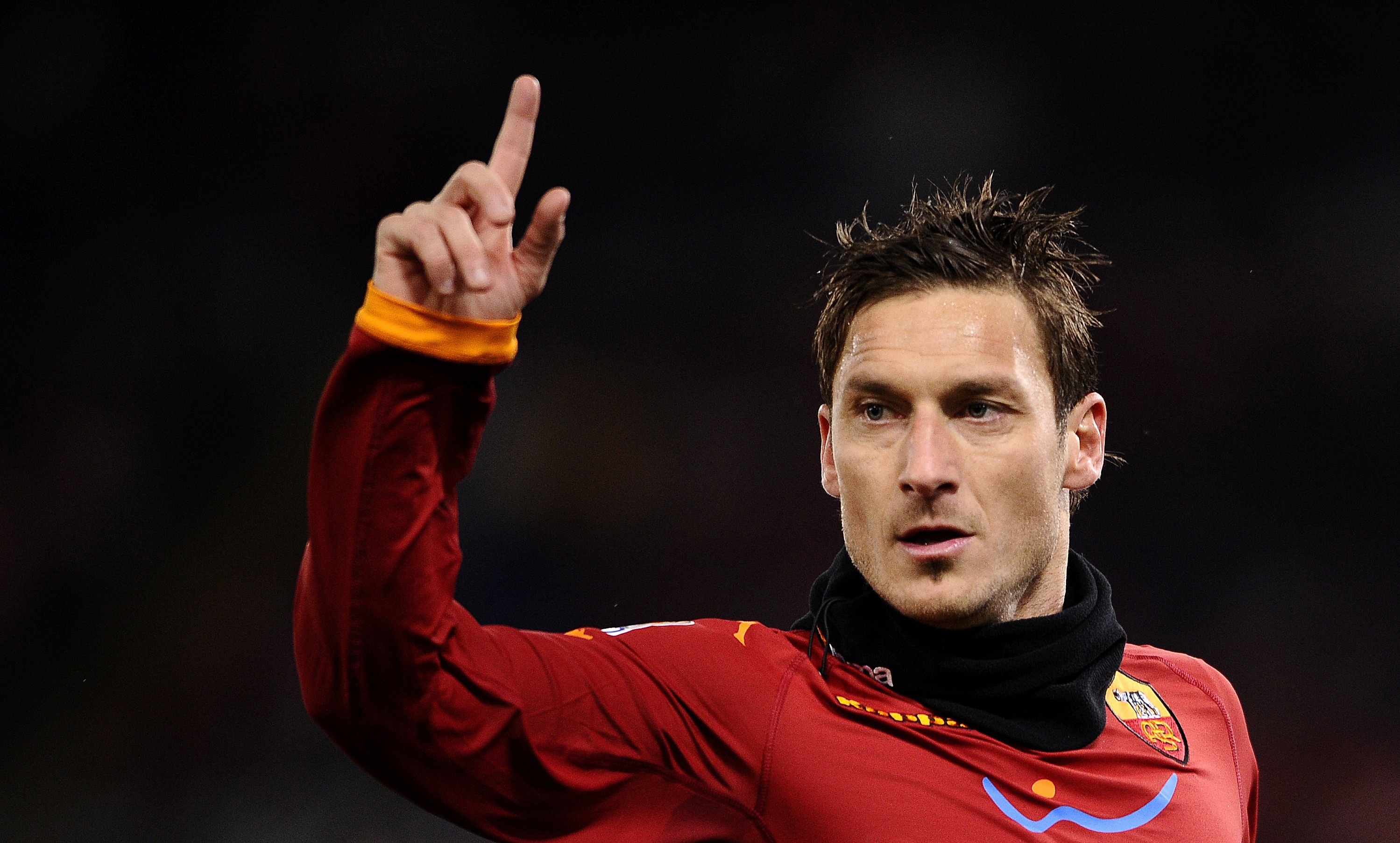 Francesco Totti, Football icon, Goal-scoring prowess, Soccer legend, 3000x1810 HD Desktop