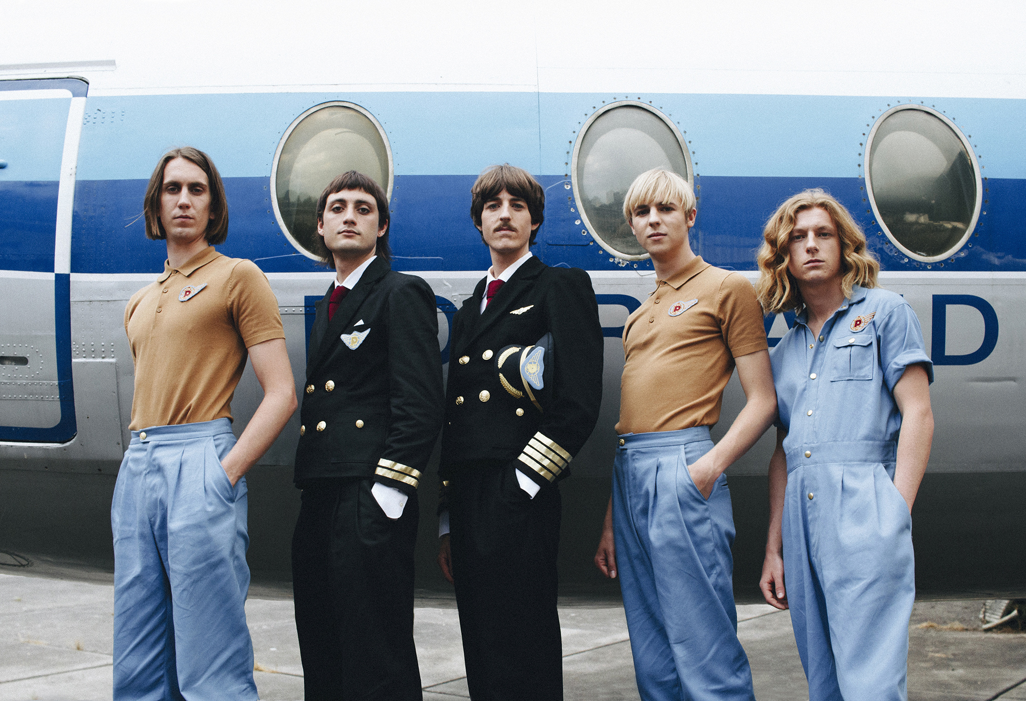 Parcels, Antoine Henault's photography, Visual storytelling, Unique musical style, 2000x1370 HD Desktop