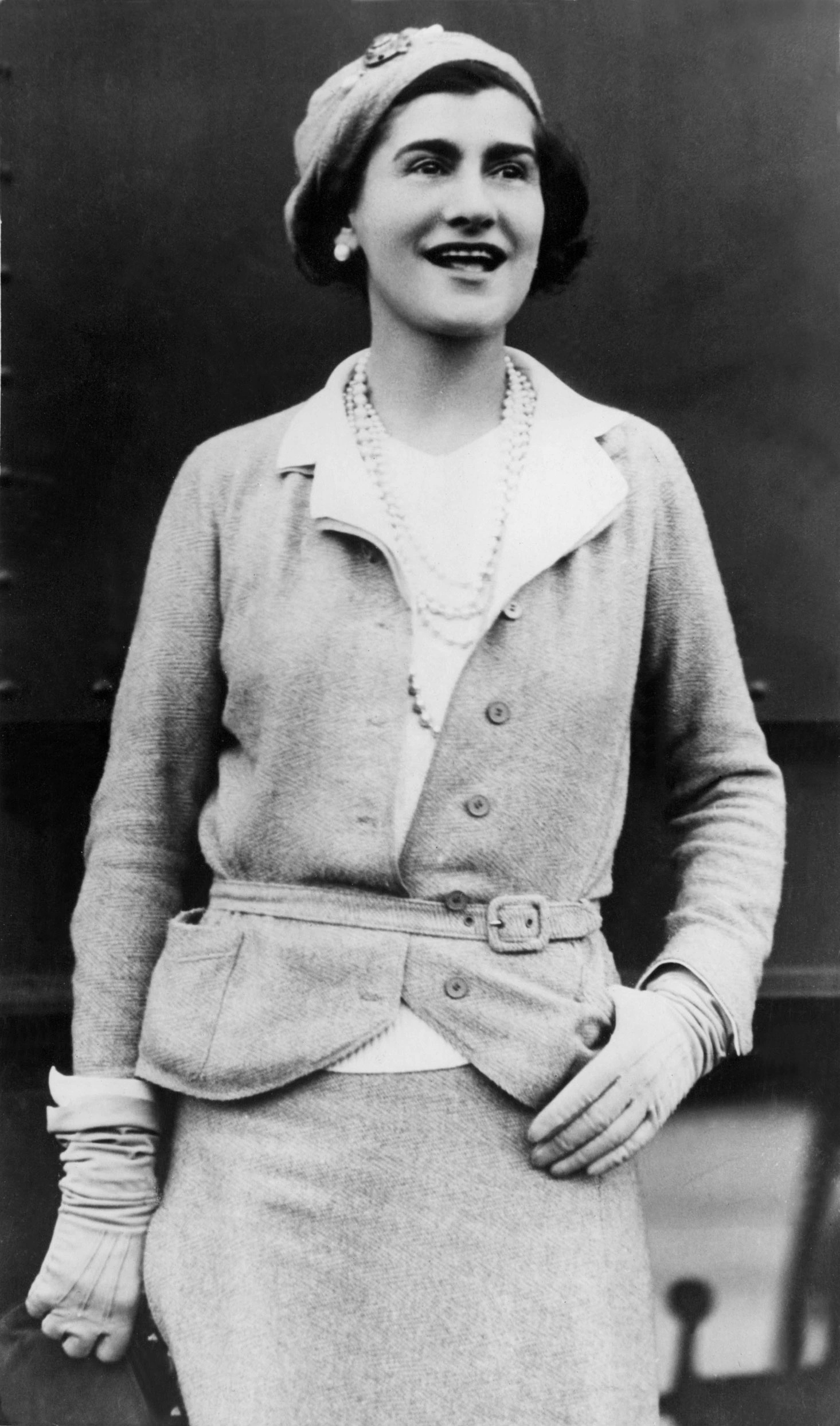 Coco Chanel, 9 facts, Chanel designer, WWD, 1470x2490 HD Phone