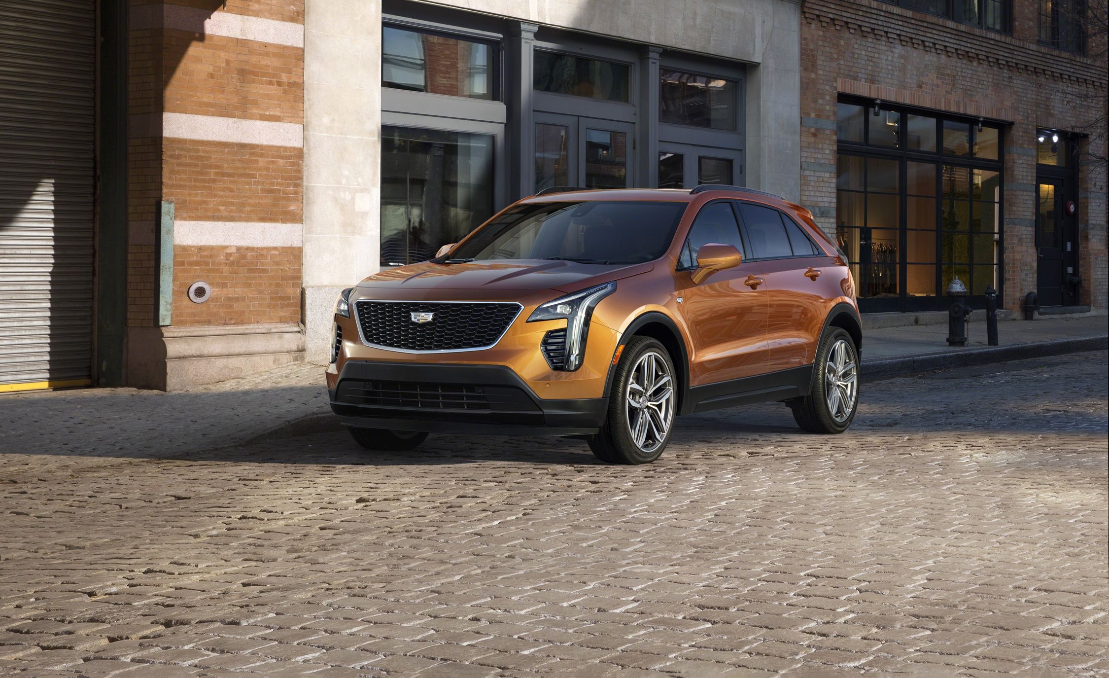 Cadillac XT4, Photos and info, Latest news, Car and driver, 2250x1380 HD Desktop