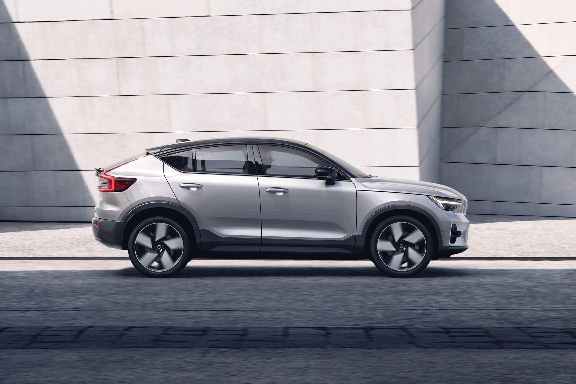 Volvo C40, All-electric powertrain, Cutting-edge connectivity, Superior driving dynamics, 1920x1280 HD Desktop