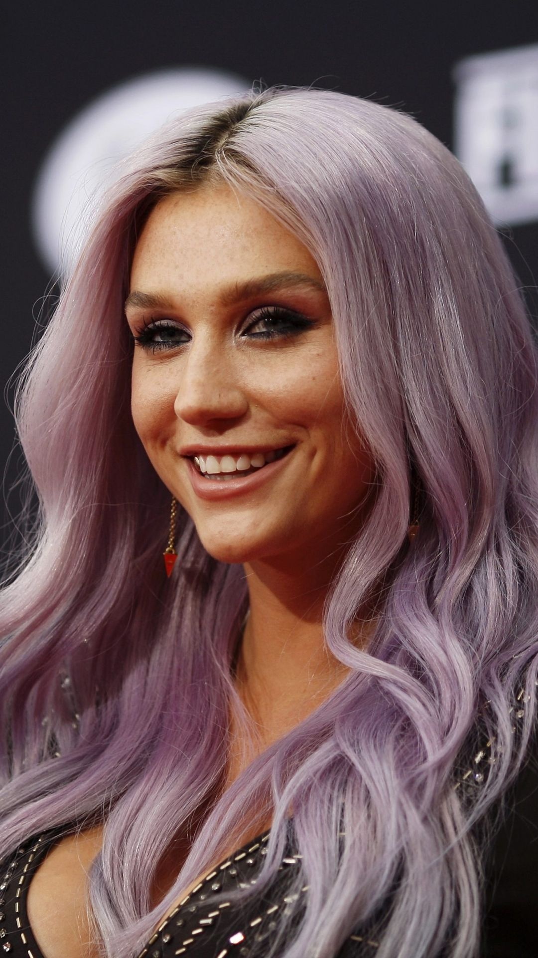 Kesha wallpapers: Eye-catching designs, Inspiring artistry, Visual appeal, 1080x1920 Full HD Phone