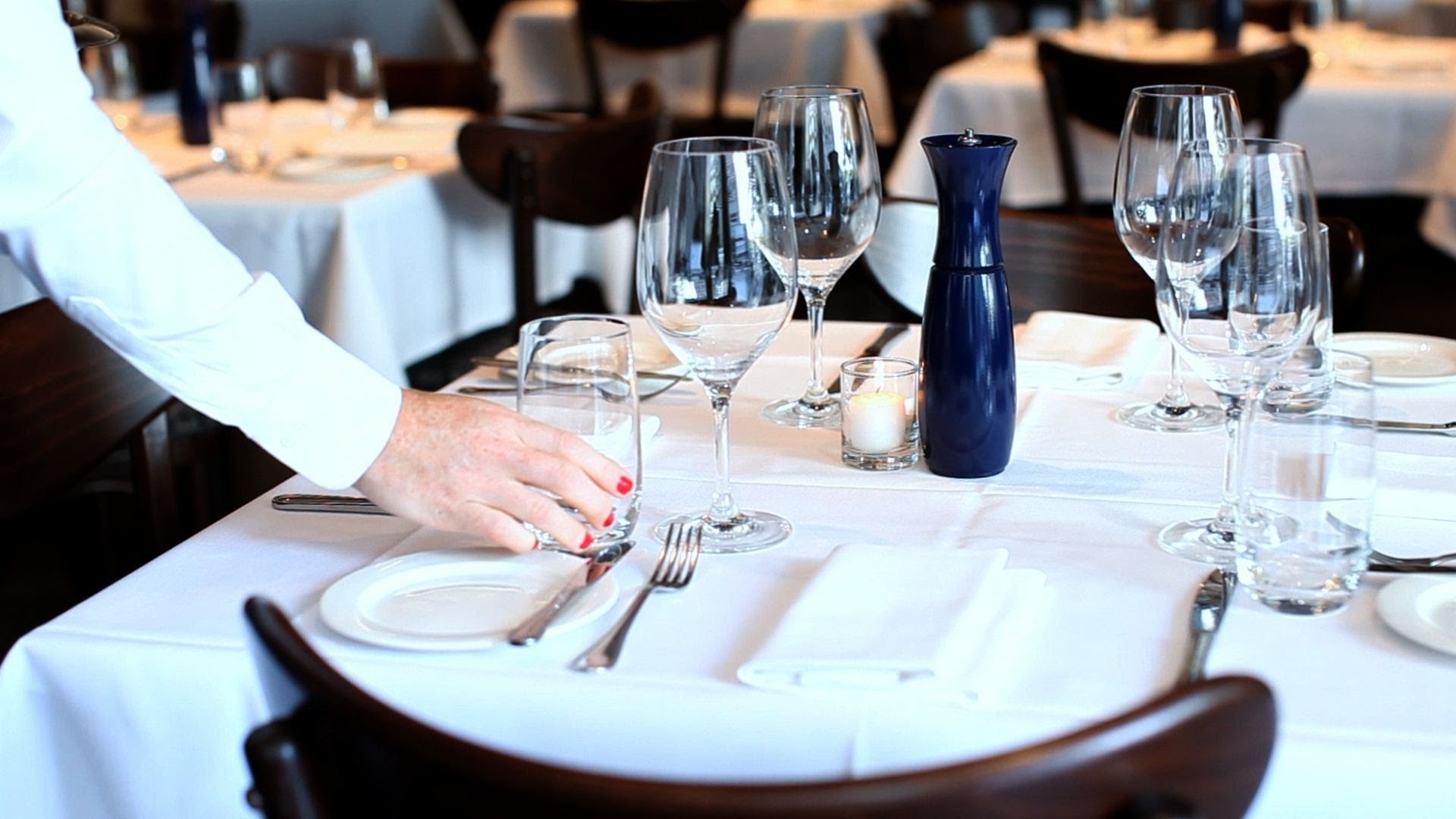 Glass plate dining, Restaurant table, Sophisticated setup, Jooinn free download, 1920x1080 Full HD Desktop