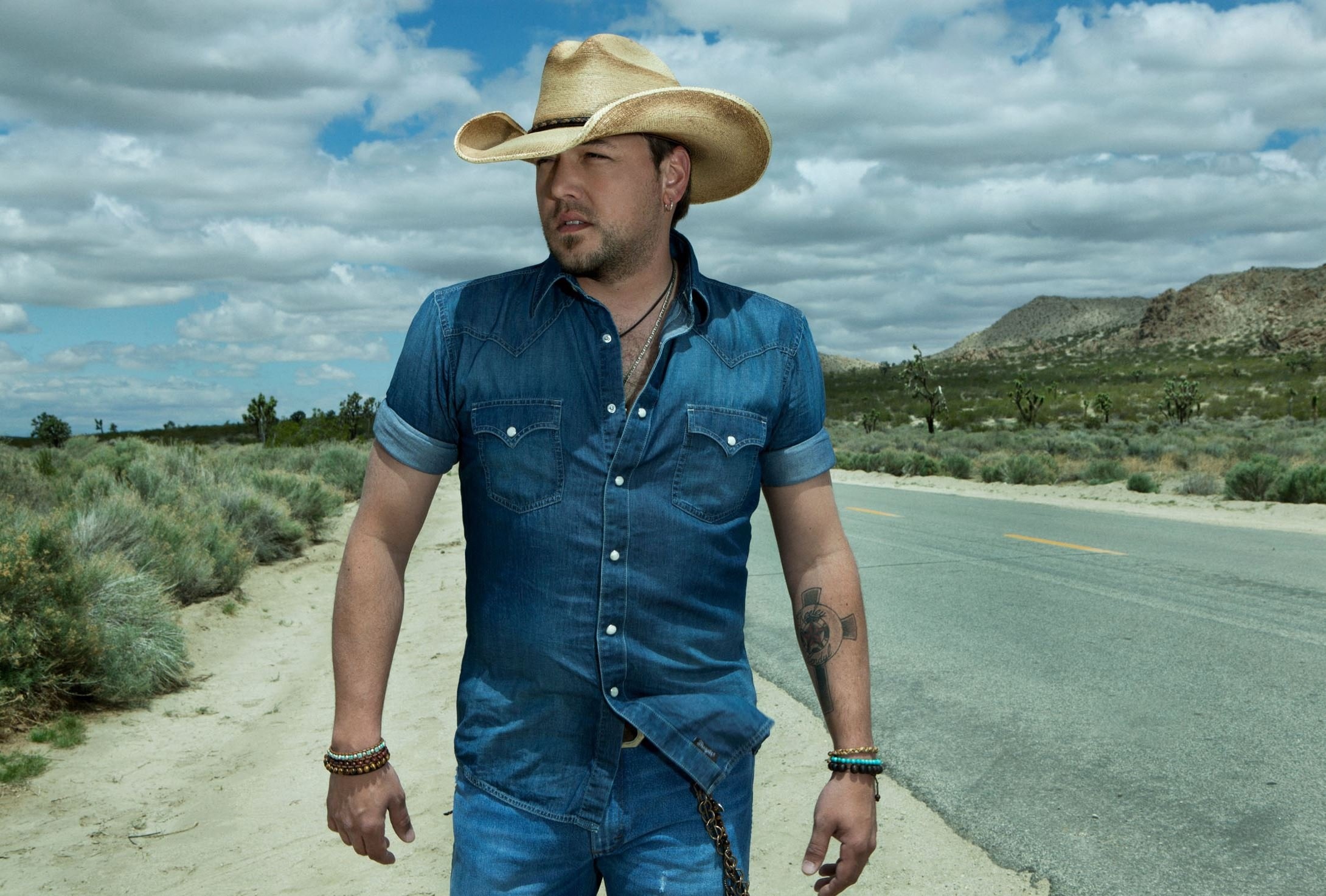 Jason Aldean, Chart-topping hits, Electrifying performances, Country superstar, 2180x1480 HD Desktop