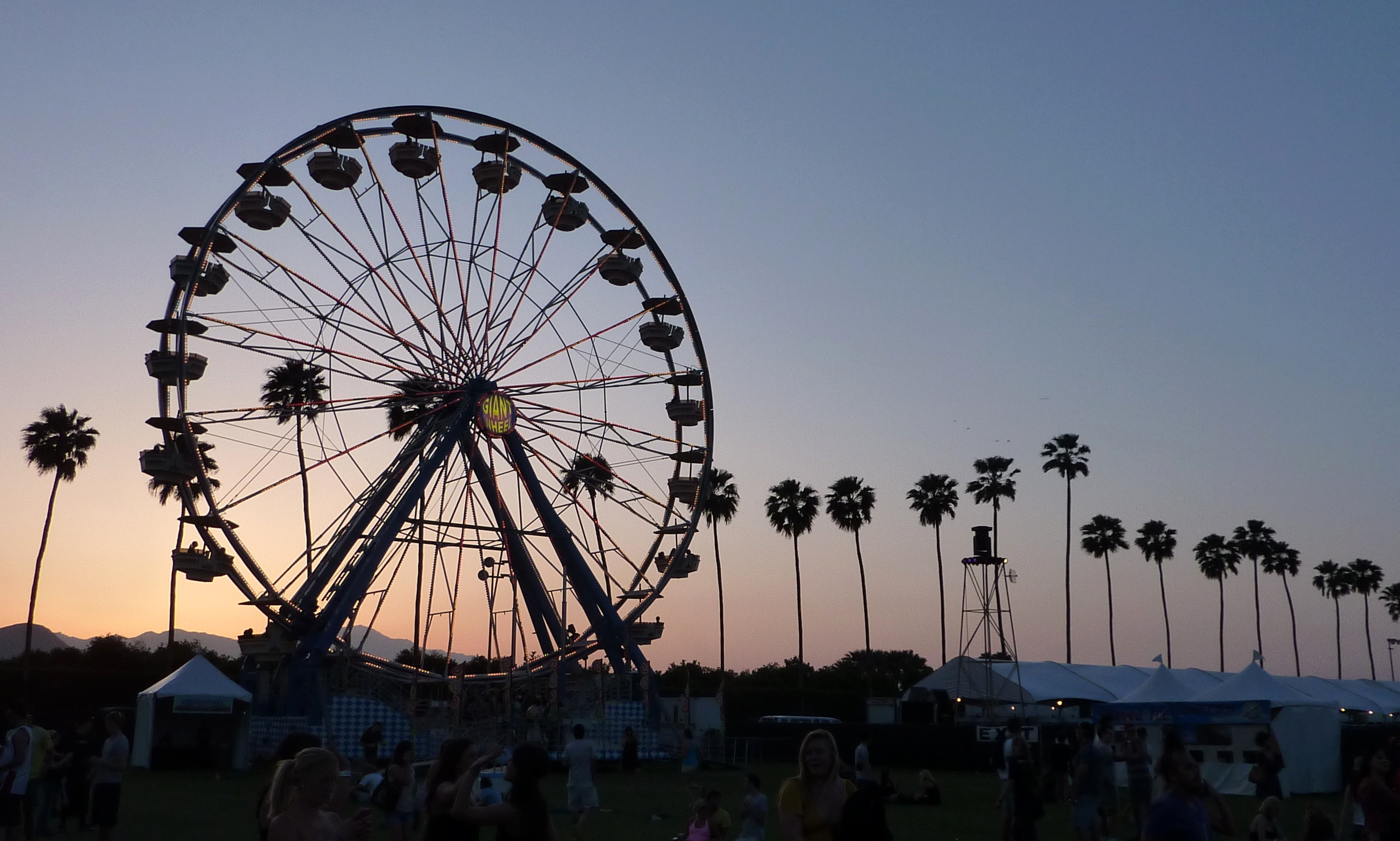 Coachella shopping list, Festival must-haves, Trendy accessories, Stylish outfits, 2950x1770 HD Desktop