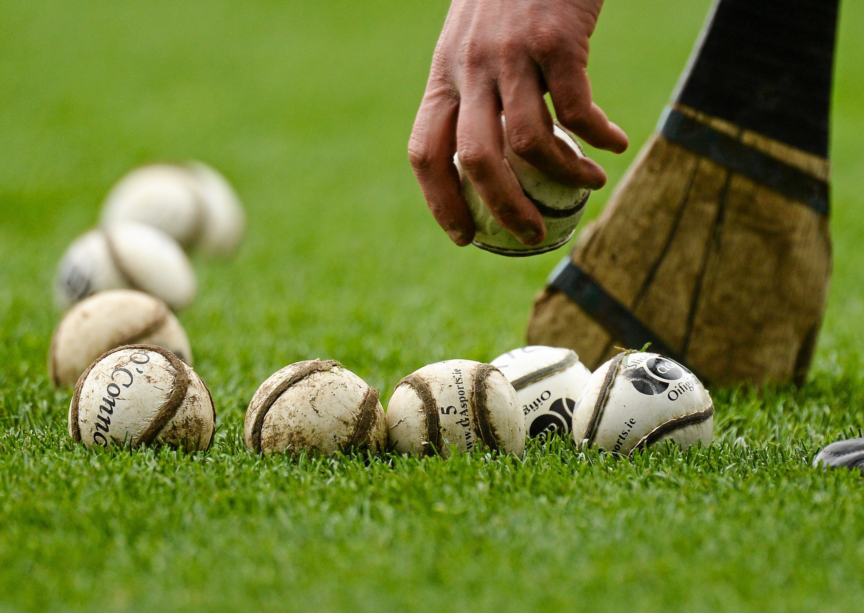 Hurley and sliotars, Hurling Wallpaper, 2900x2060 HD Desktop