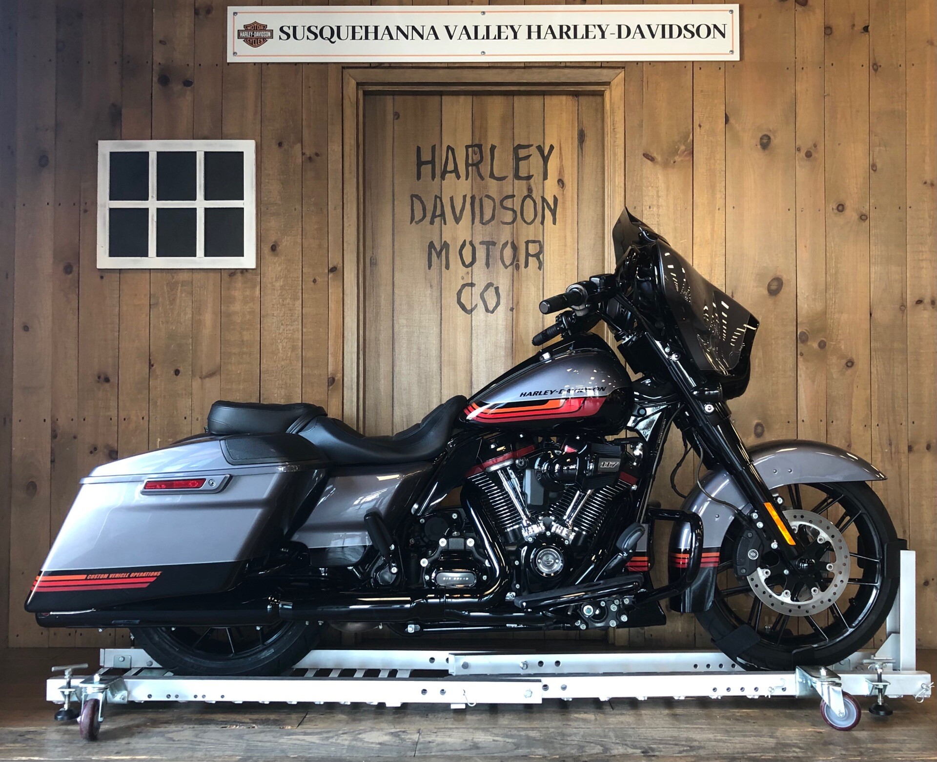 Certified pre-owned 2020 Harley-Davidson CVO Street Glide, Smokey gray elegance, Black hole allure, 1920x1570 HD Desktop