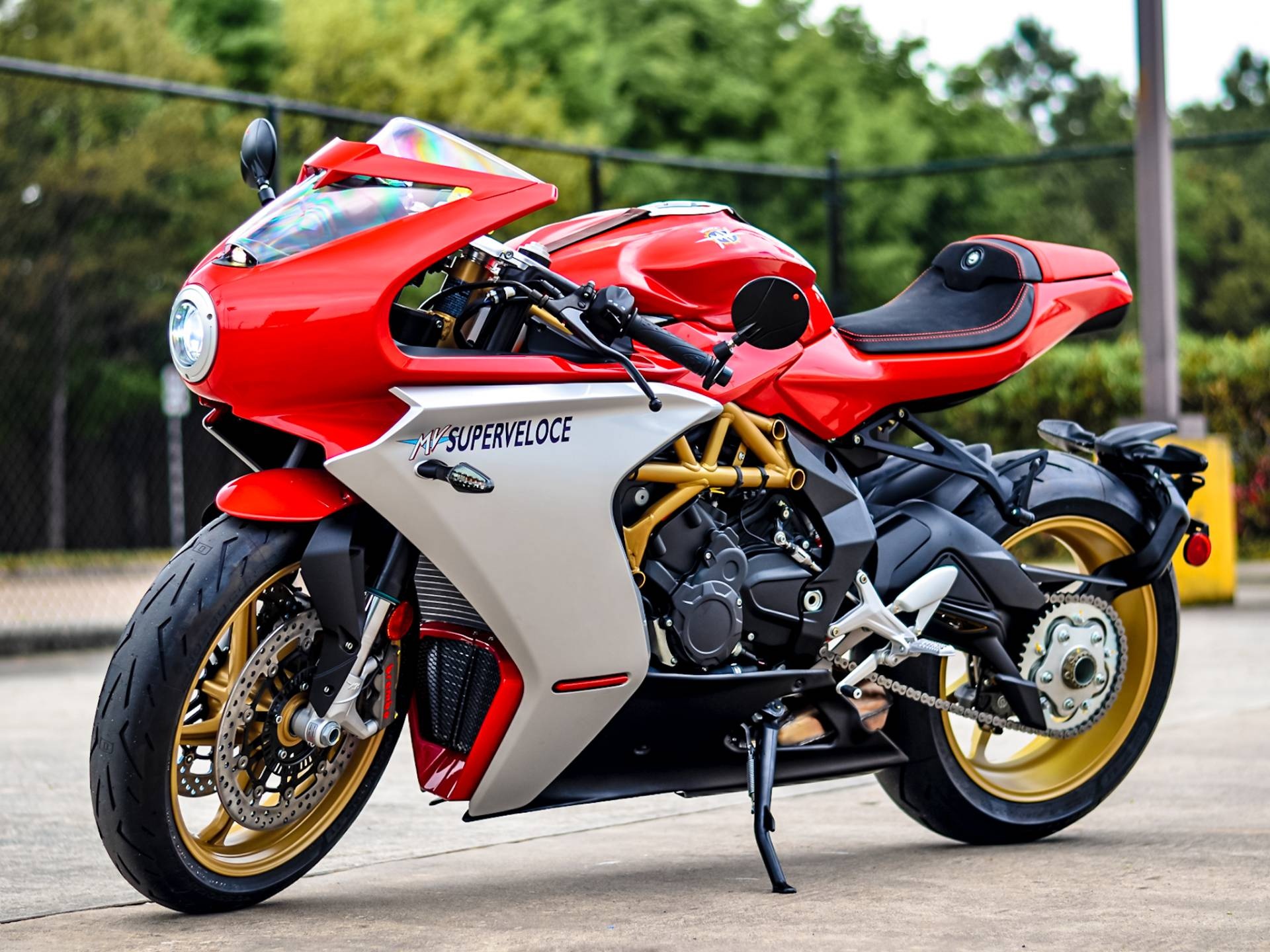 MV Agusta Superveloce, new 2021 mv agusta, Superveloce 800 black, carbon gold, 1920x1440 HD Desktop