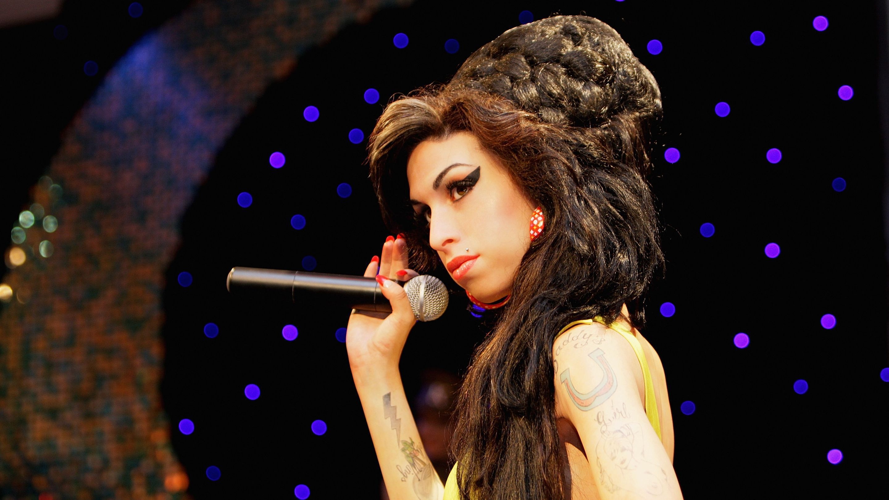 Madame Tussauds, Amy Winehouse Wallpaper, 2880x1620 HD Desktop