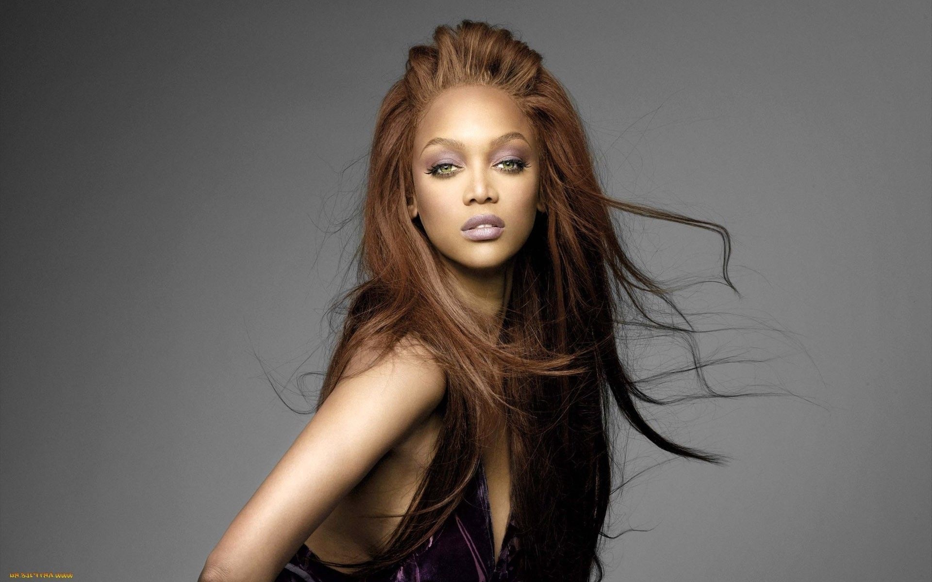 Tyra Banks, Trendsetter, Influential figure, Stylish poses, 1920x1200 HD Desktop