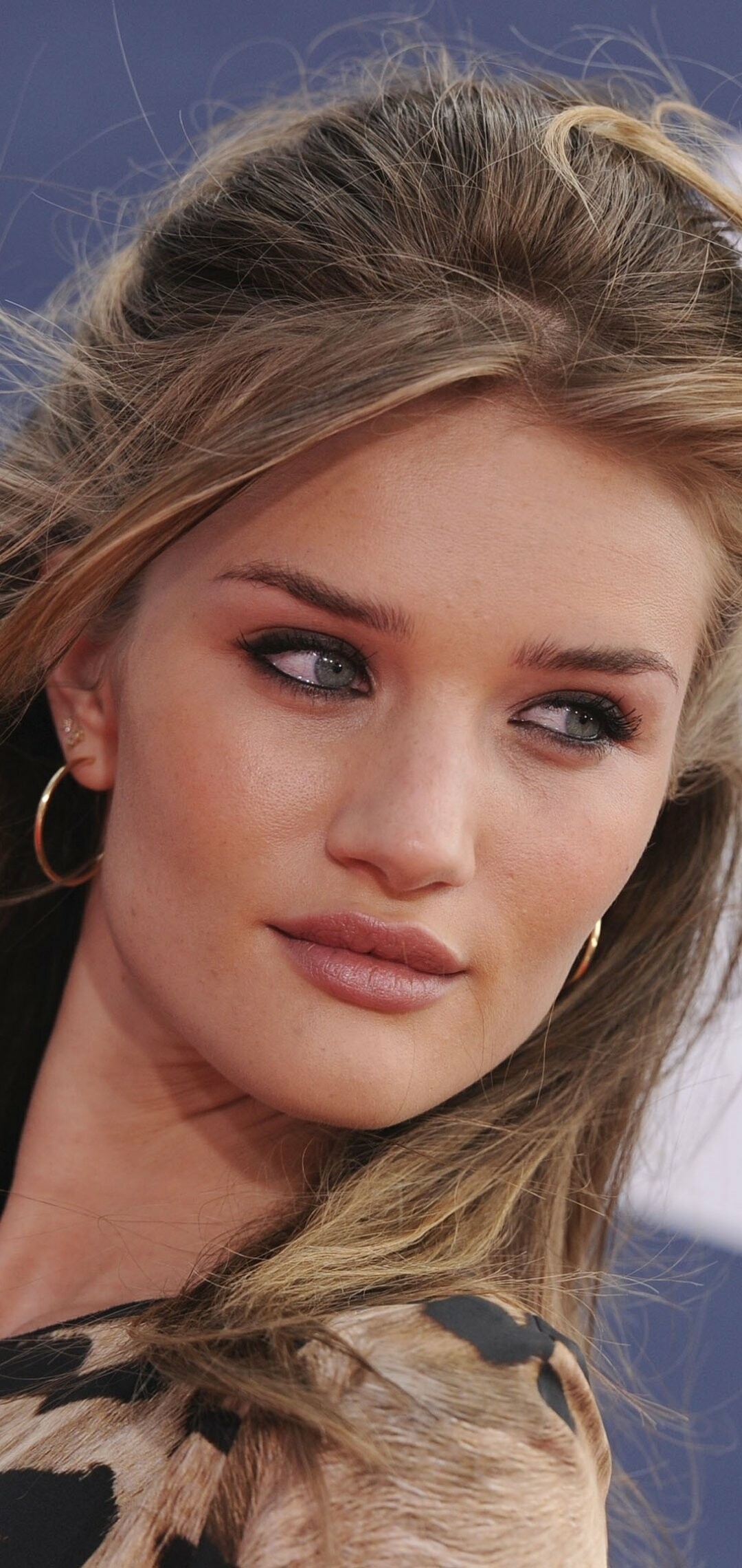Rosie Huntington-Whiteley, Iconic celebrity, Glamour personified, Trendsetter, 1080x2280 HD Phone
