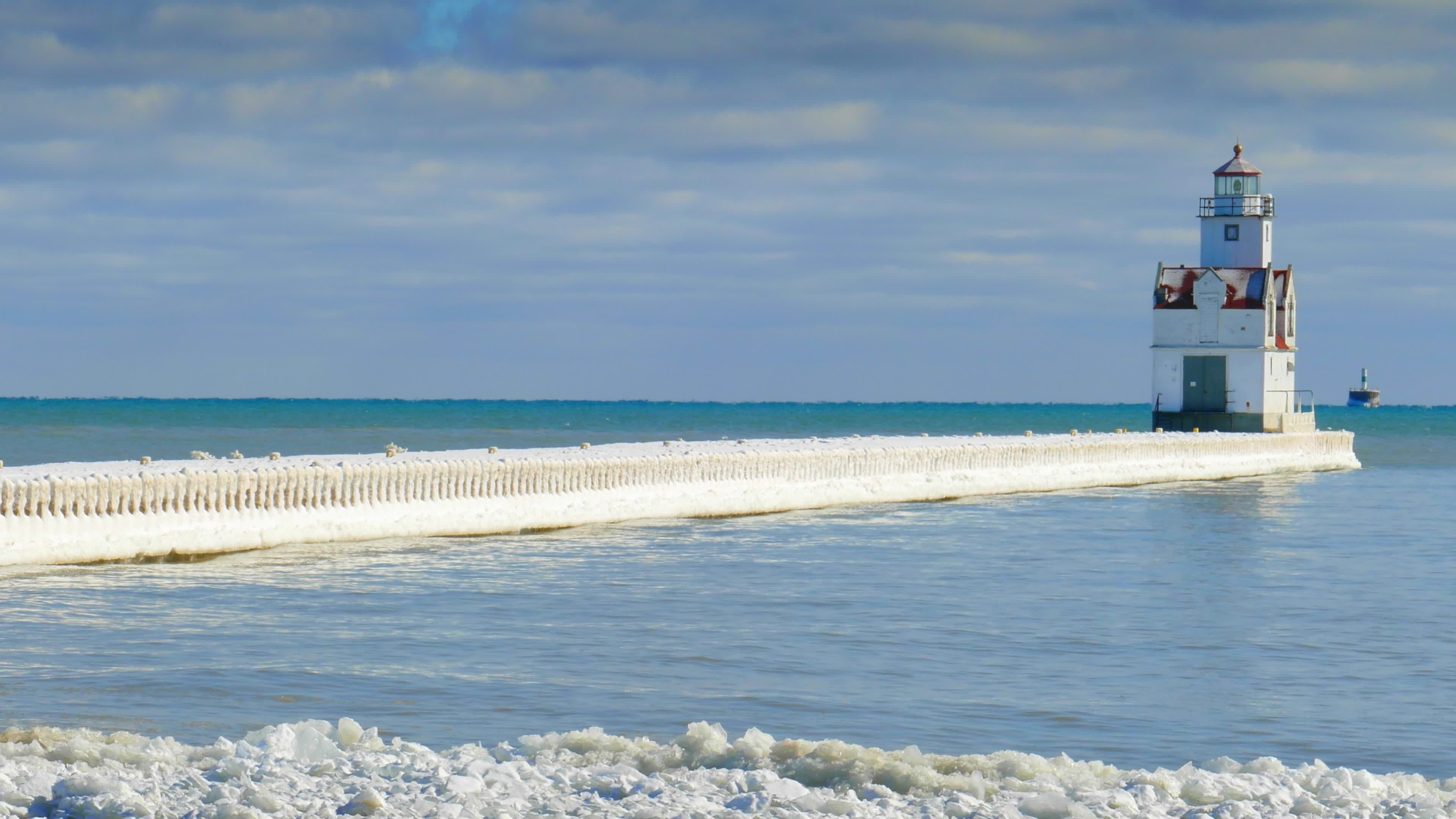 Lake Michigan, Icy harbor timelapse, Lighthouse beauty, Winter wonderland, 3840x2160 4K Desktop