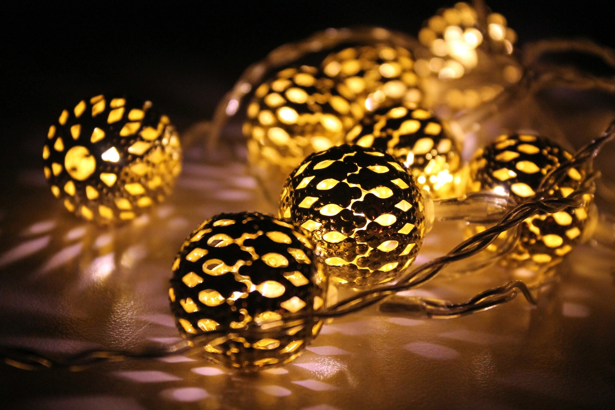 Gold Lights, Deck the halls, Splunk, Festive cheer, 2050x1370 HD Desktop