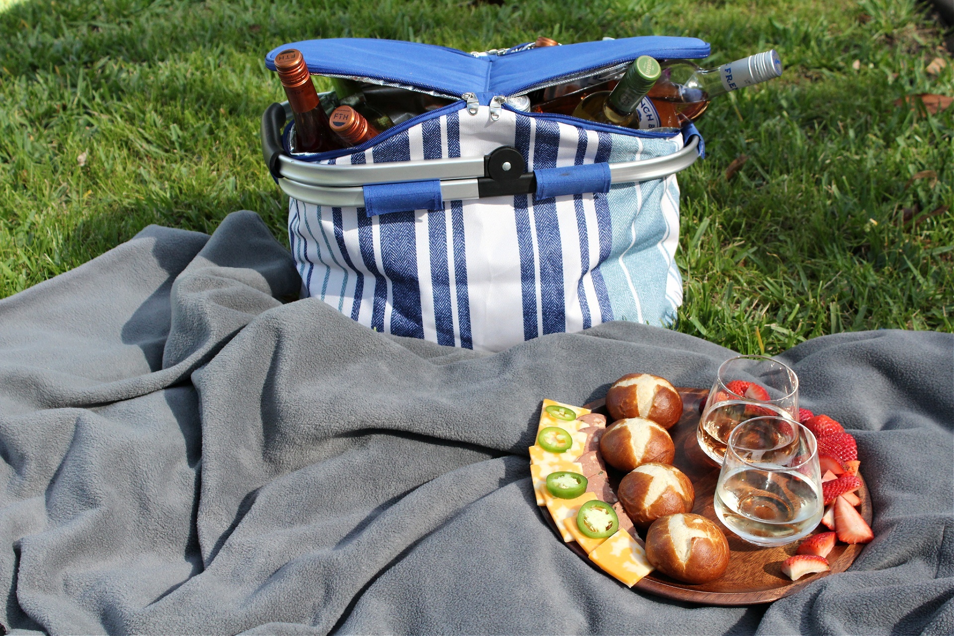 Picnic blog, Outdoor dining, Picnic essentials, Food, 1920x1280 HD Desktop