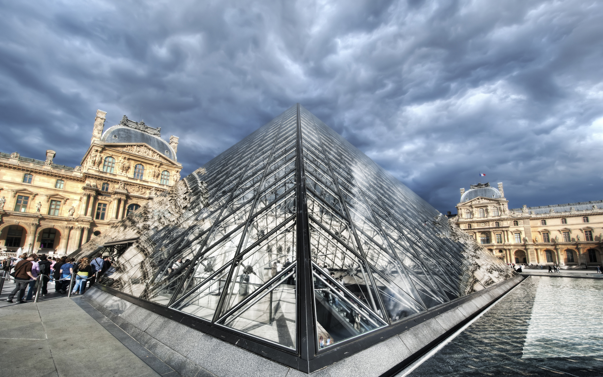 Louvre wallpaper selection, High-quality museum view, Stunning imagery, Captivating art, 2560x1600 HD Desktop