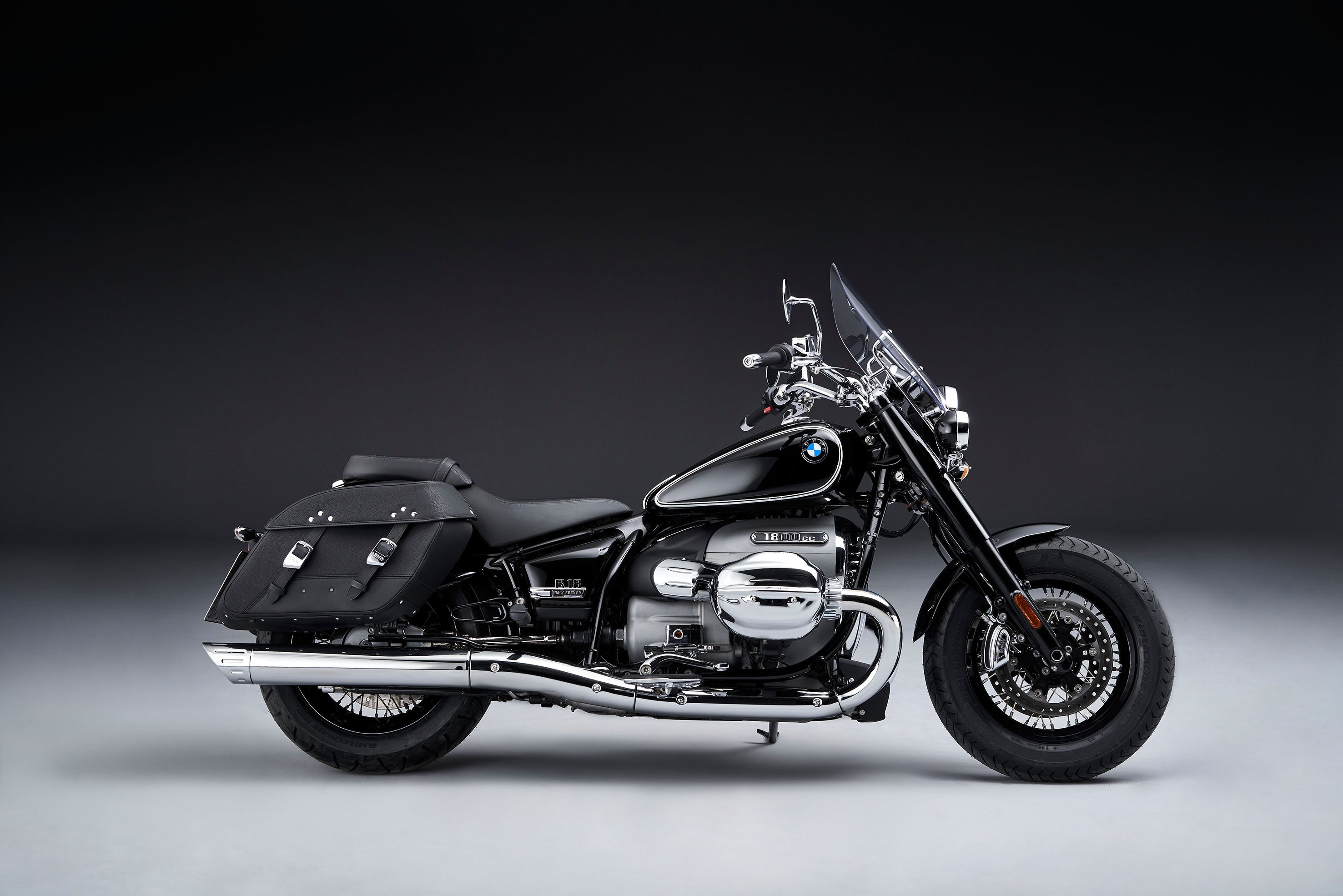 BMW R18 Classic, Big boxer engine, Two-person tour, Thrilling adventure, 2960x1970 HD Desktop