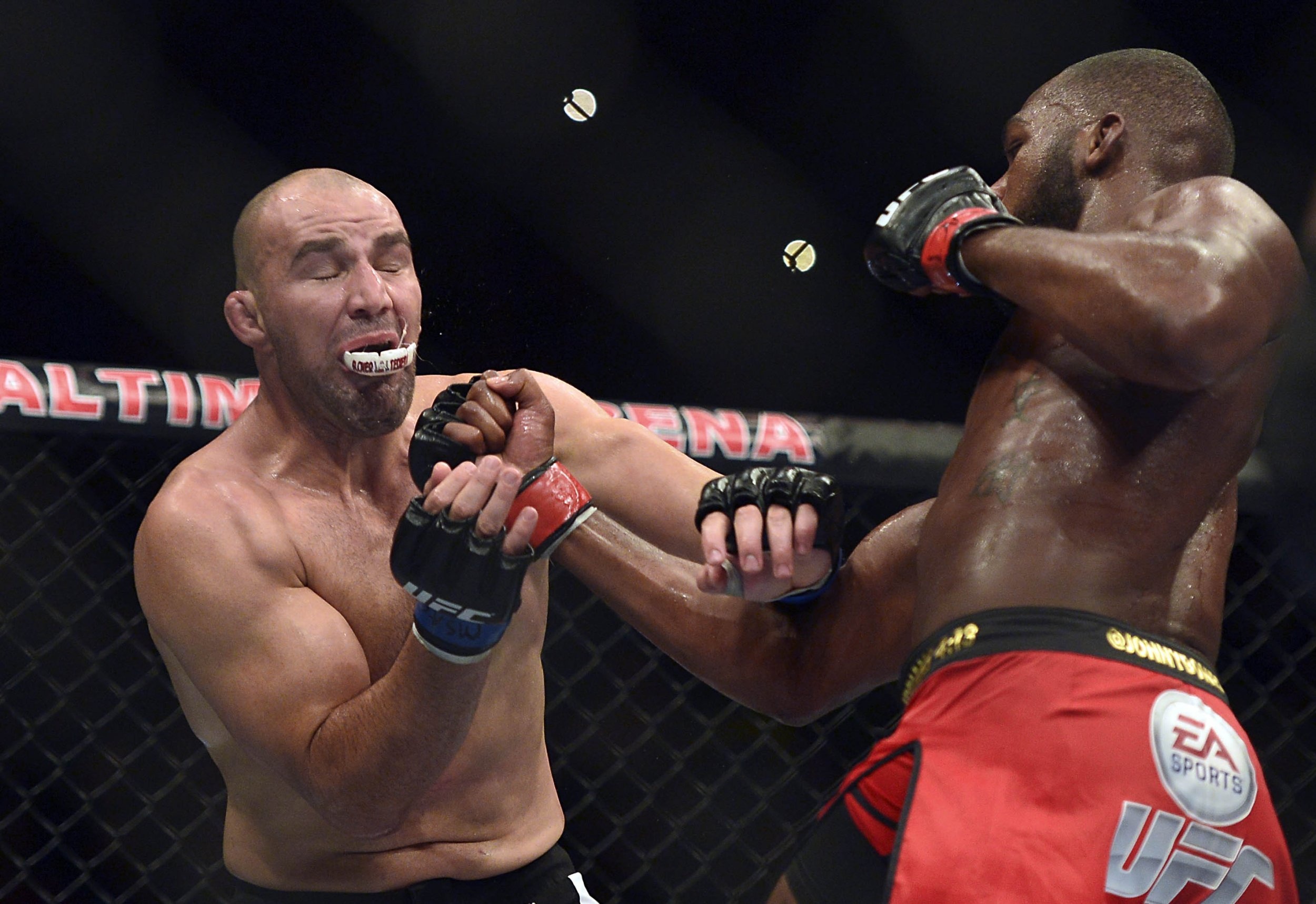 Jon Jones vs Glover Teixeira, Mixed Martial Arts Wallpaper, 2500x1720 HD Desktop