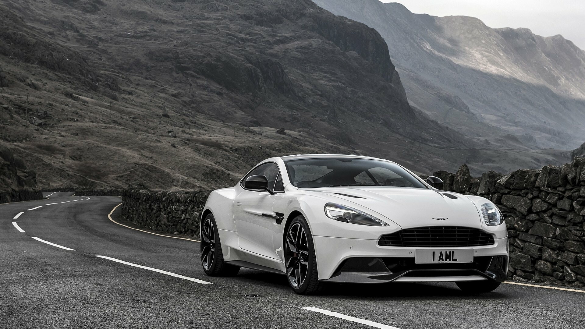 Aston Martin, Vanquish Carbon White Edition, Luxury car wallpaper, Exquisite design, 1920x1080 Full HD Desktop