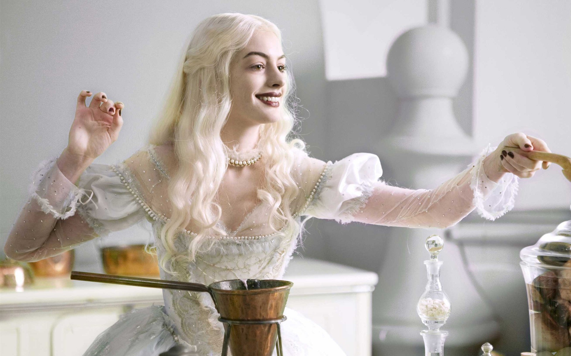 Anne Hathaway, Alice in Wonderland, Chaos wallpapers, 1920x1200 HD Desktop