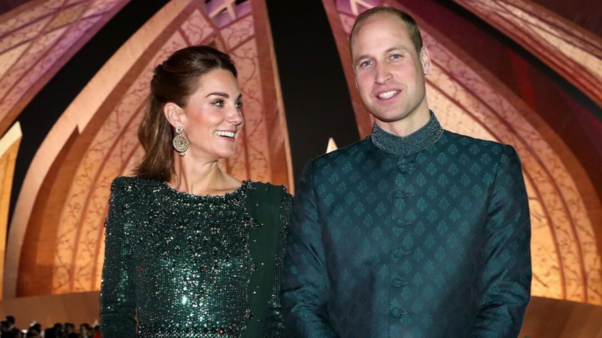 Kate Middleton, Prince William, PDA moment, Harper's Bazaar, 1920x1080 Full HD Desktop