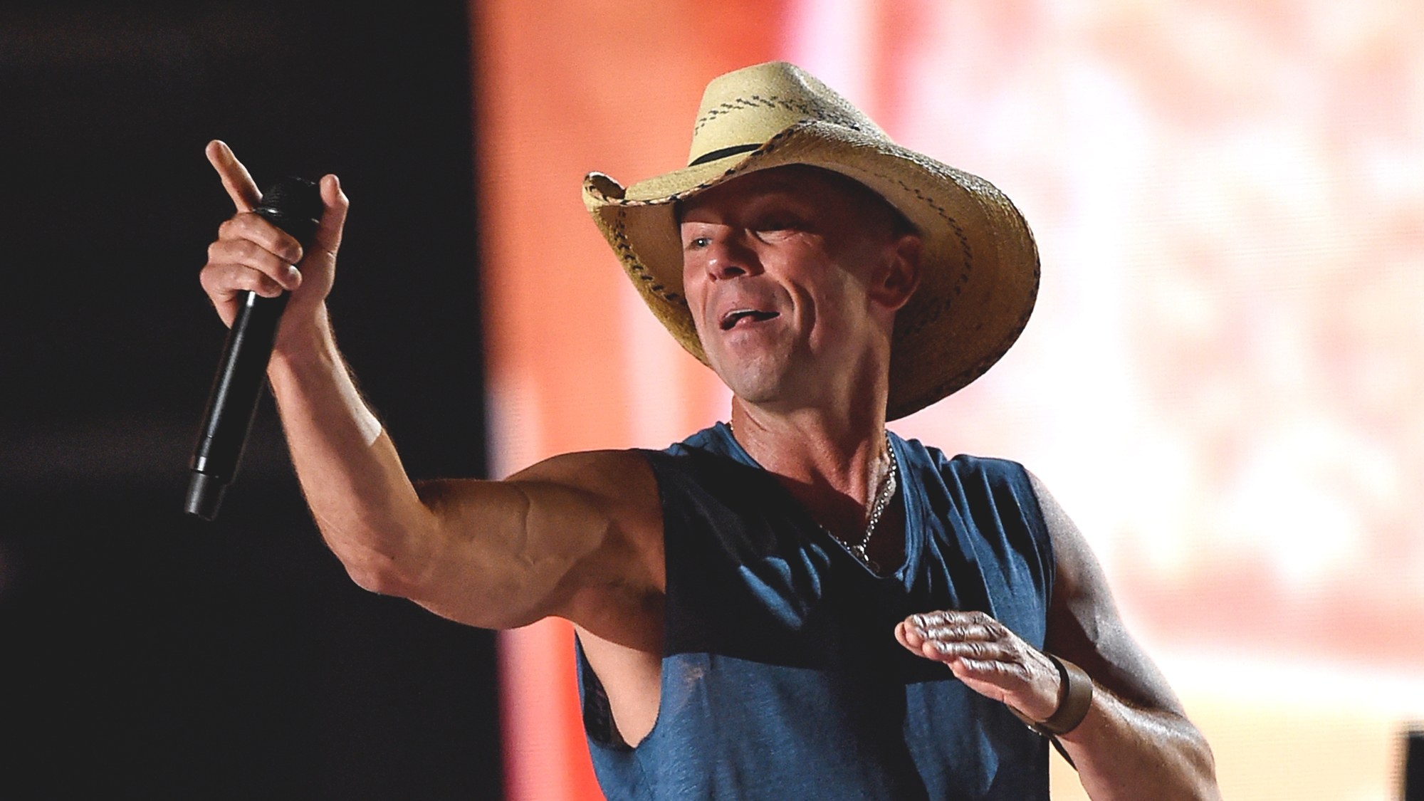 Kenny Chesney, Wallpaper, Sarah Simpson, Country music, 2000x1130 HD Desktop