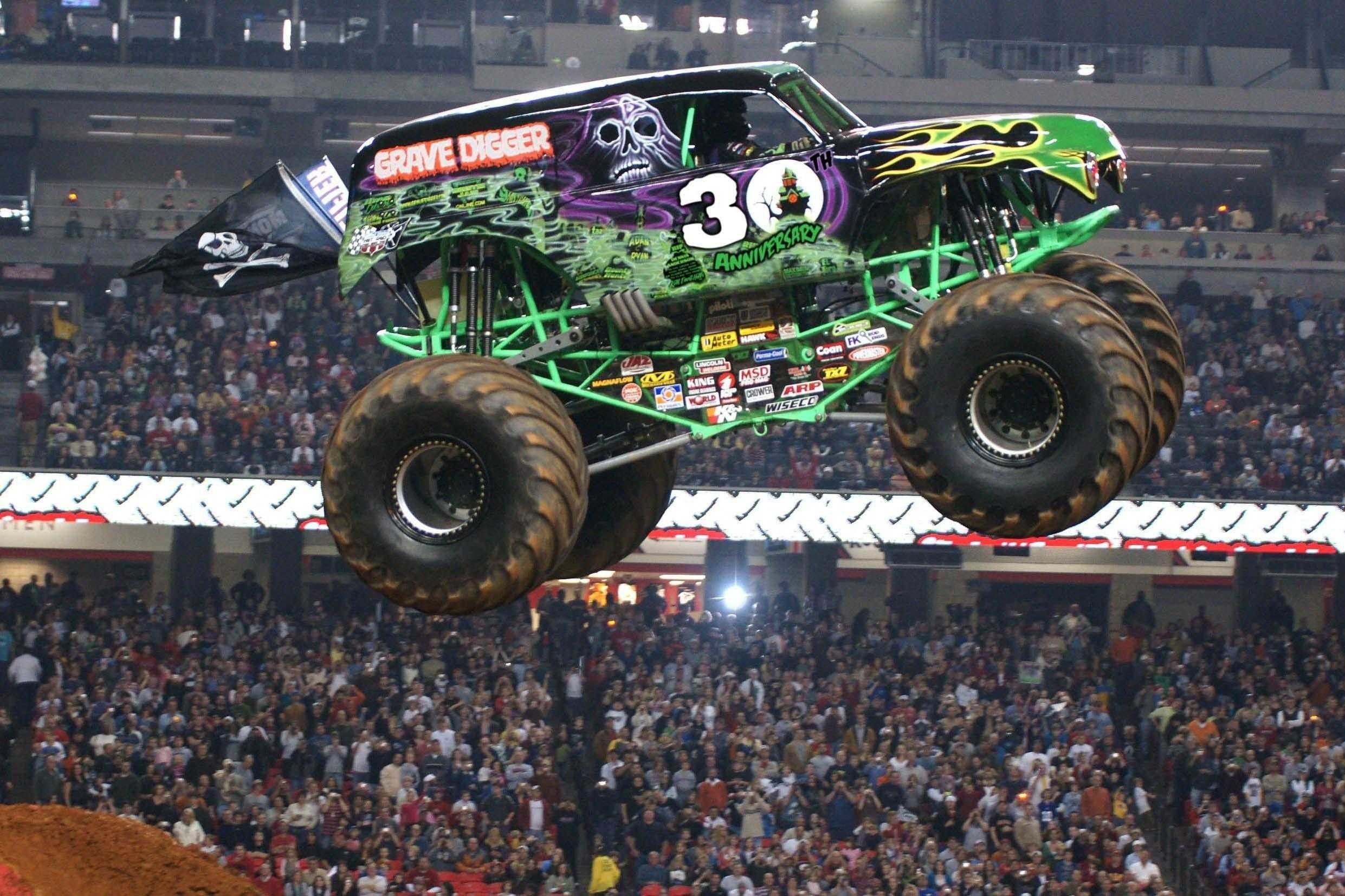 Monster Truck, Intense action, Exciting jam, Impressive visuals, 2490x1660 HD Desktop