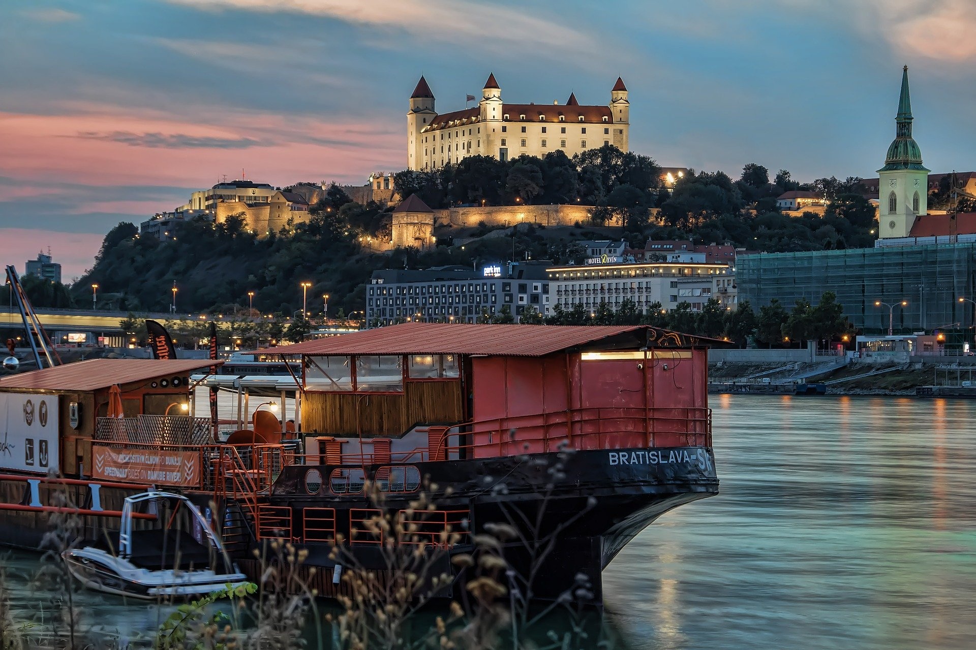 Bratislava, Sehenswrdigkeiten, Historic site, Sightseeing, 1920x1280 HD Desktop