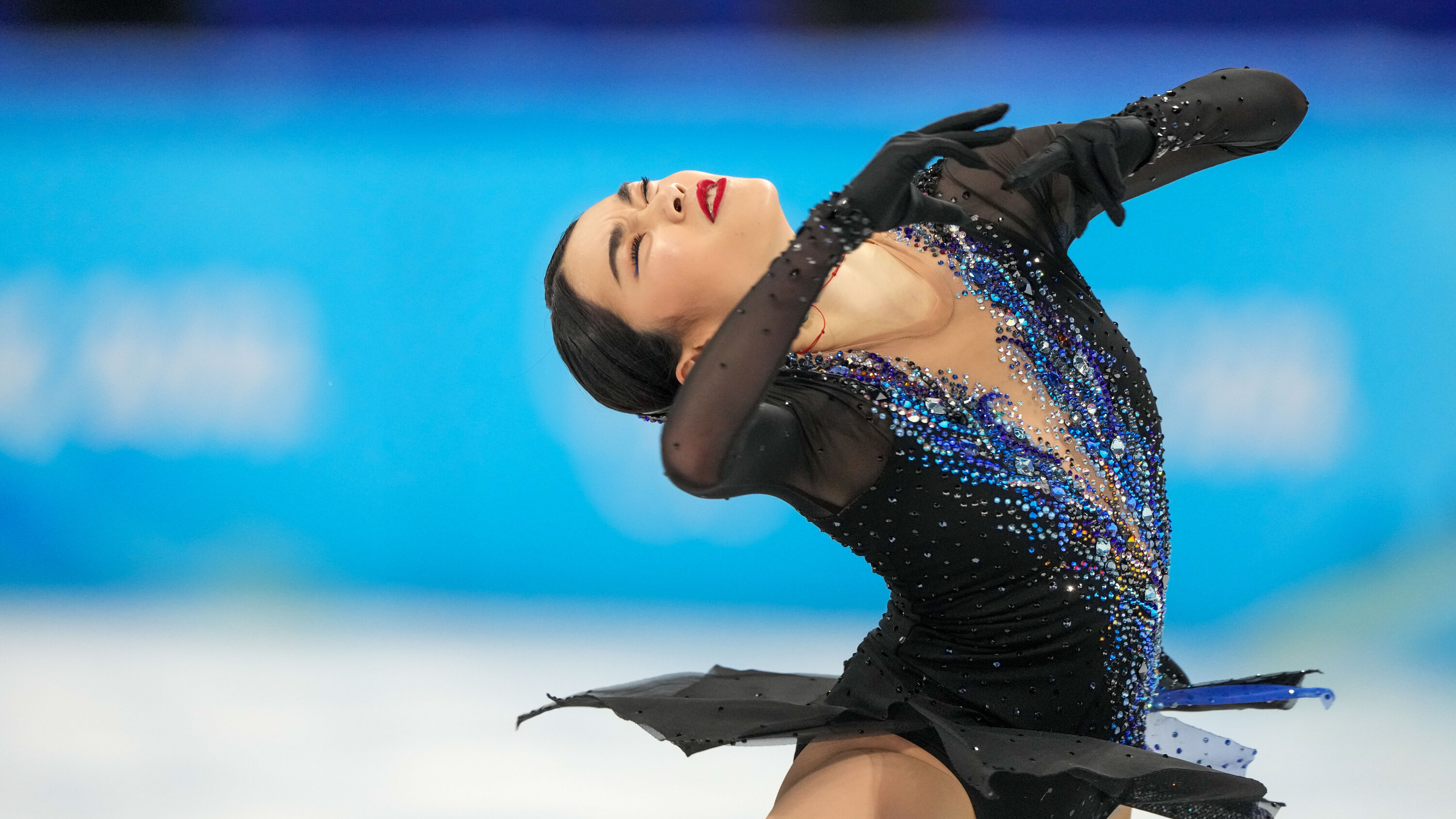 Karen Chen, Mother's designs, Personalized figure skating dresses, The New York Times, 3000x1690 HD Desktop
