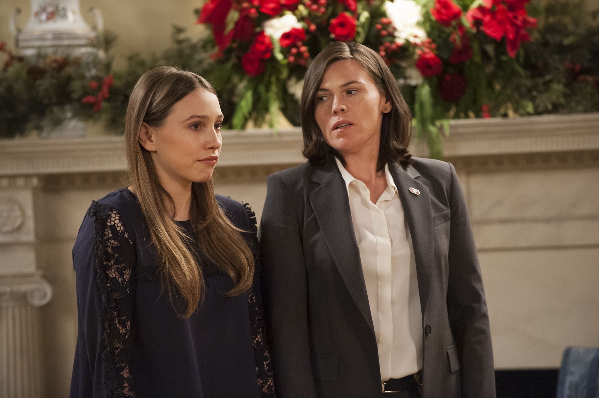 Veep TV show, Sarah Sutherland, Absurdity, Donald Trump, 2000x1340 HD Desktop